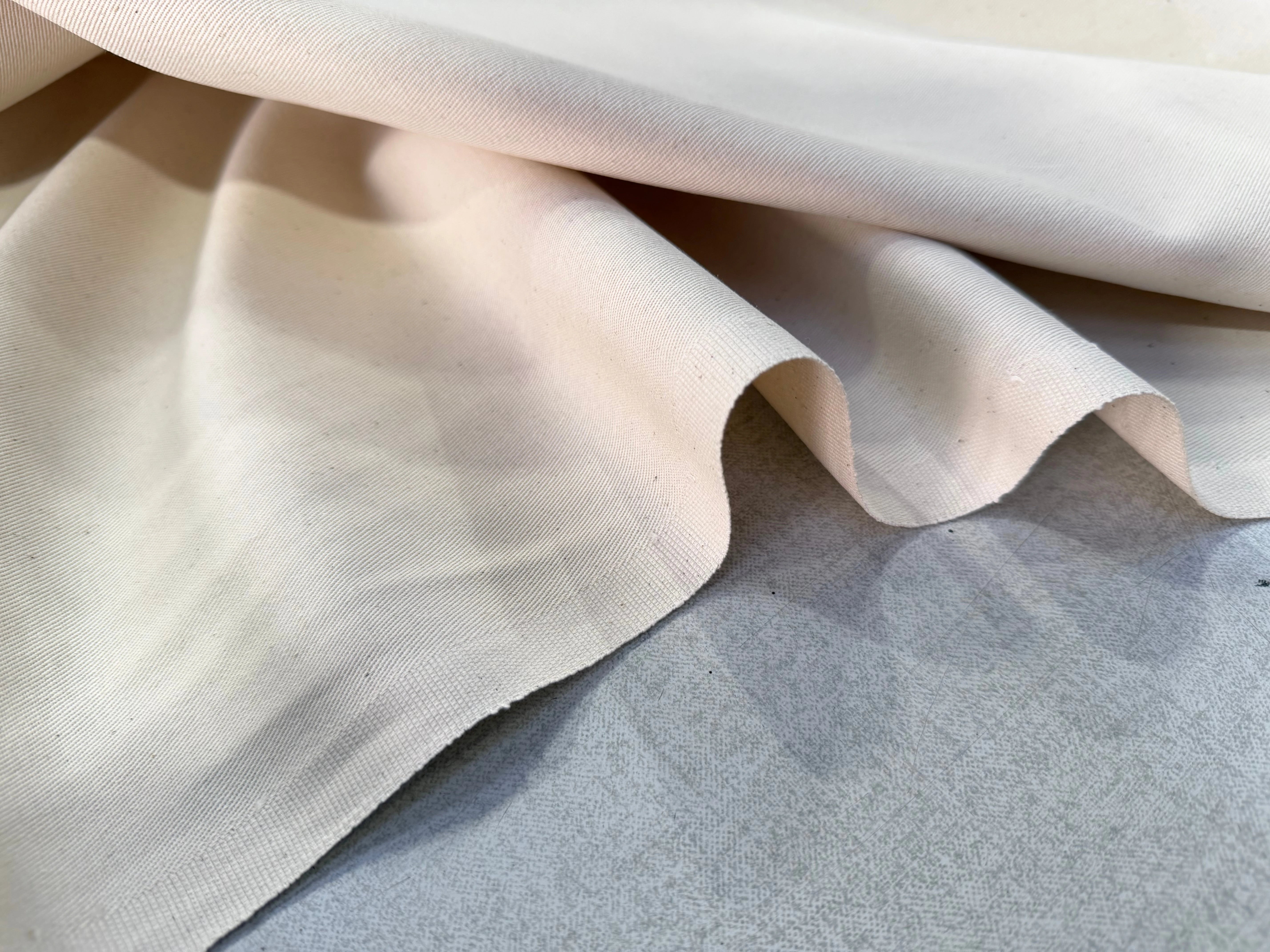 GABARDINE SERGÉE 100% COTON ECRU 801 150 CM - My Little Coupon