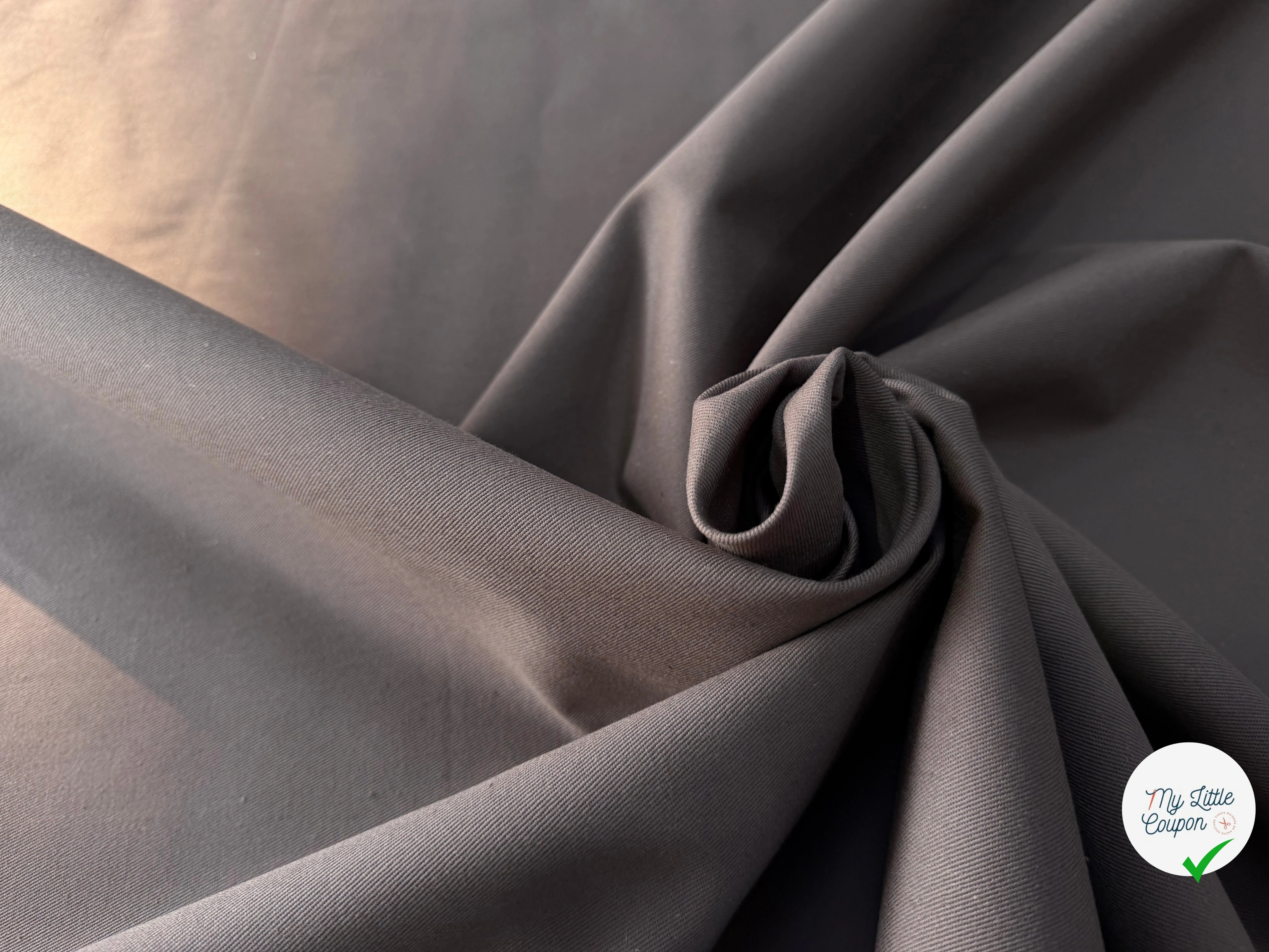 GABARDINE SERGÉE 100% COTON GASOIL 840 150 CM - My Little Coupon