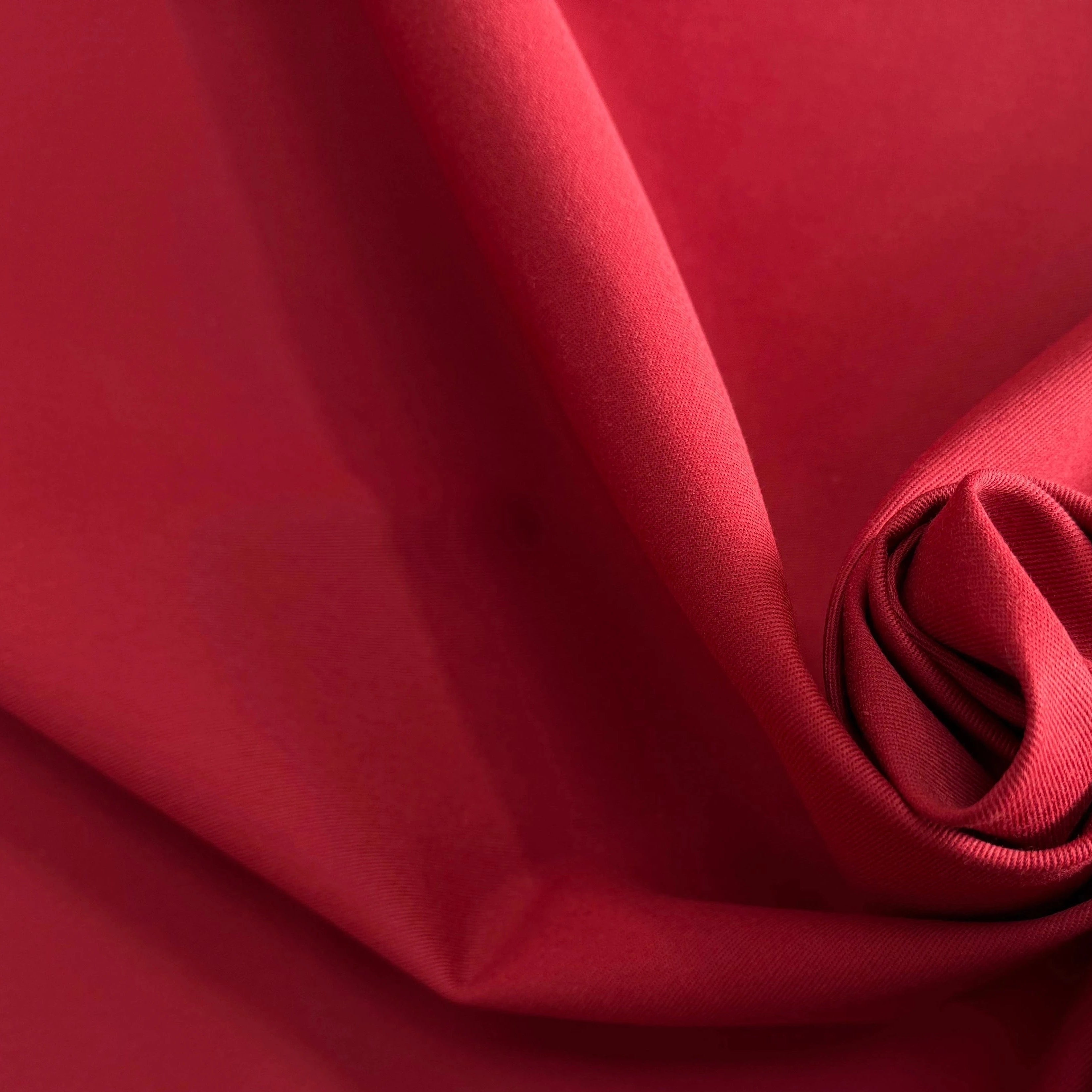 GABARDINE SERGÉE 100% COTON POURPRE 812 150 CM - My Little Coupon