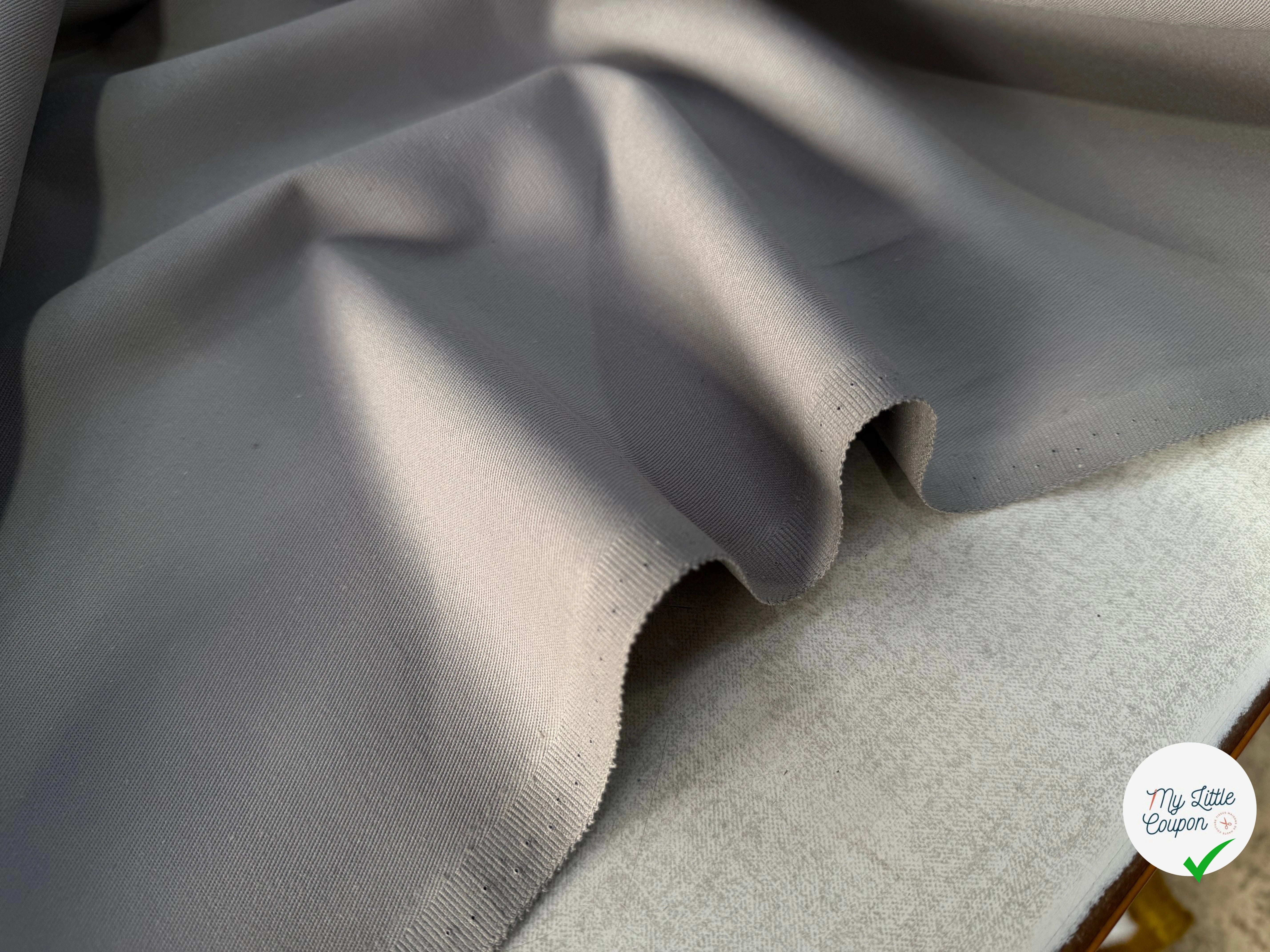 GABARDINE SERGÉE 100% COTON SOURIS 839 150 CM - My Little Coupon