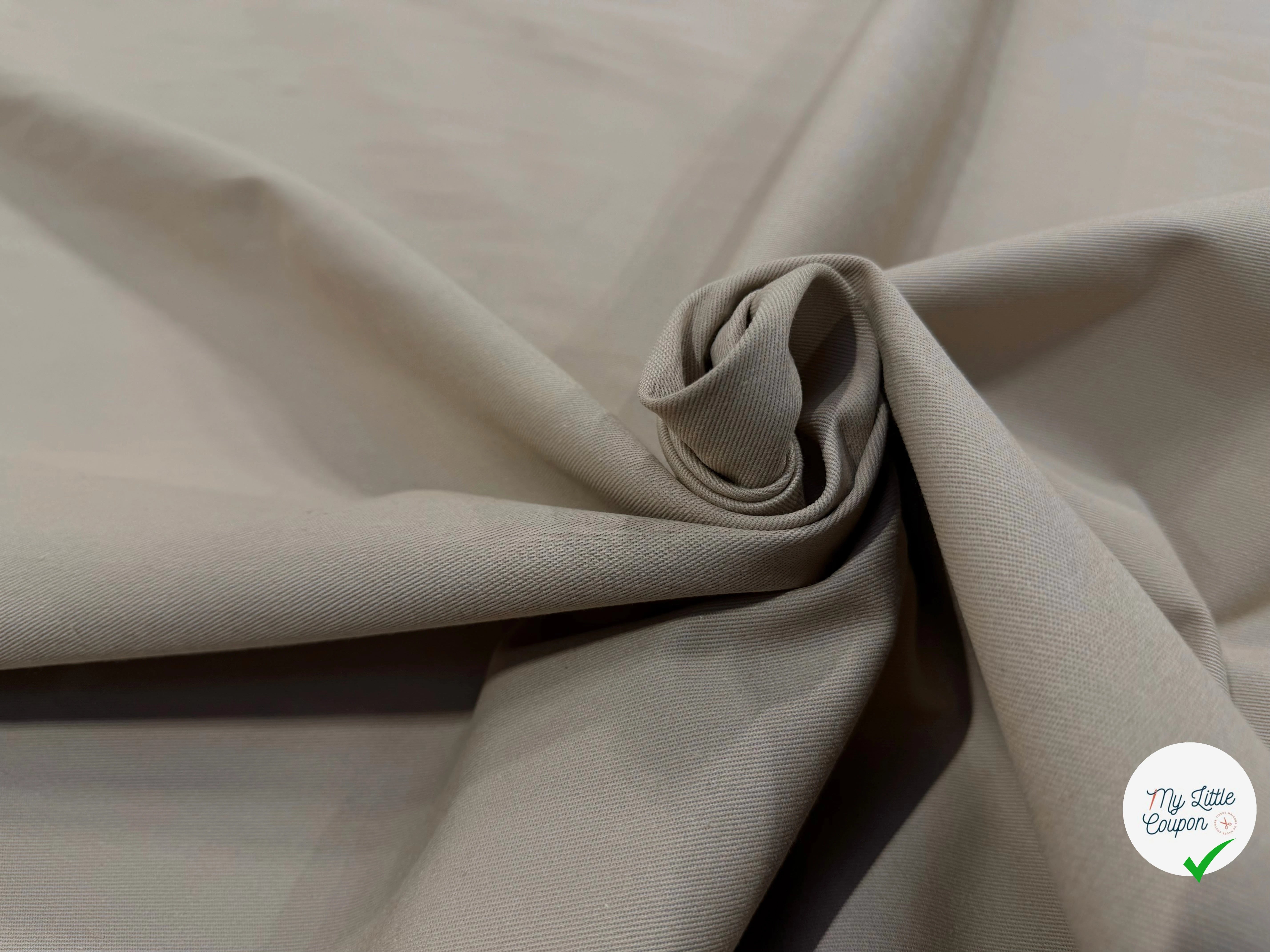 GABARDINE SERGÉE 100% COTON TAUPE 833 150 CM - My Little Coupon