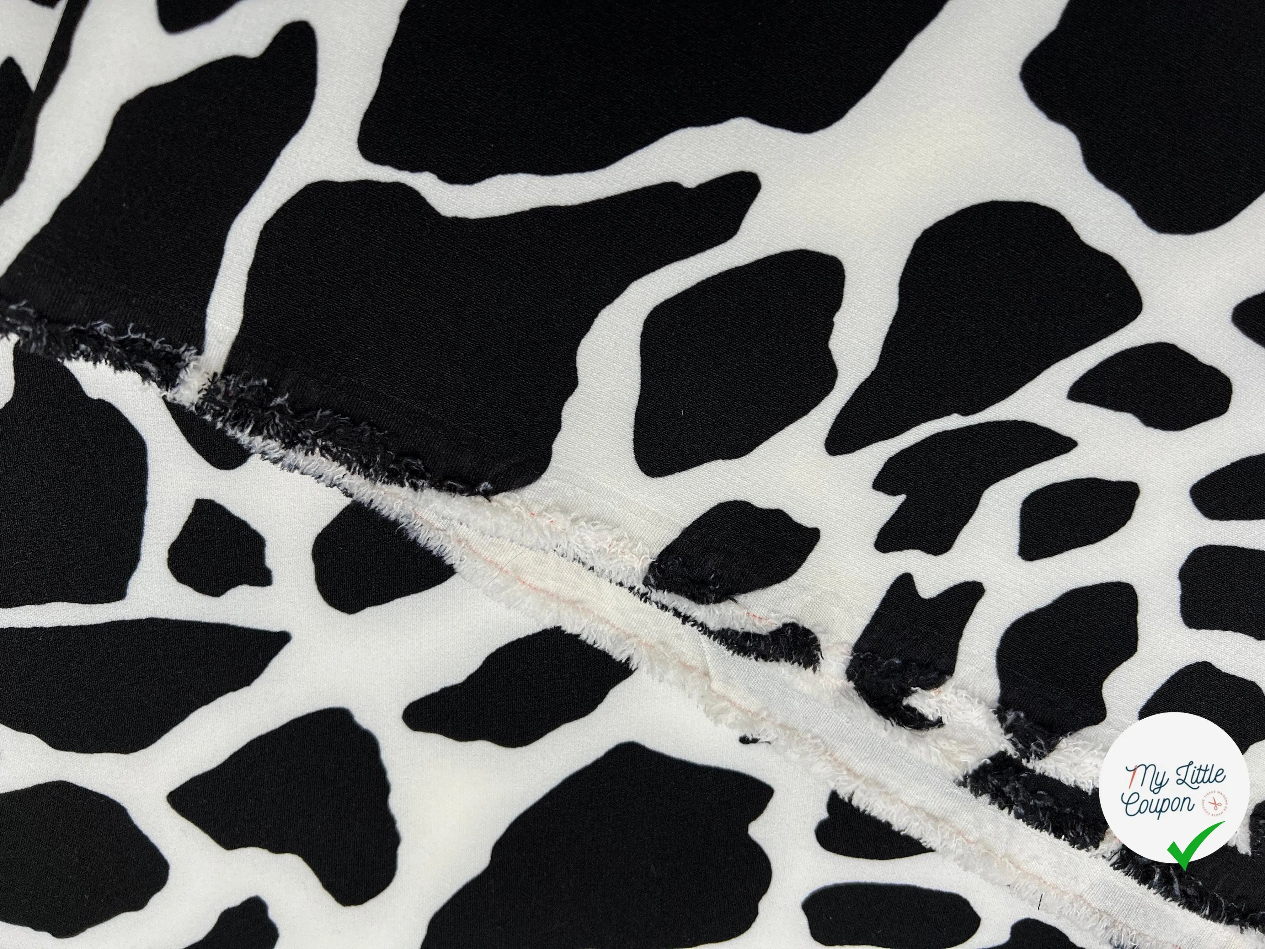 GABARDINE STRETCH QUALITĂ COUTURE IMPRIMĂ GIRAFE - My Little Coupon - tissu - coudre