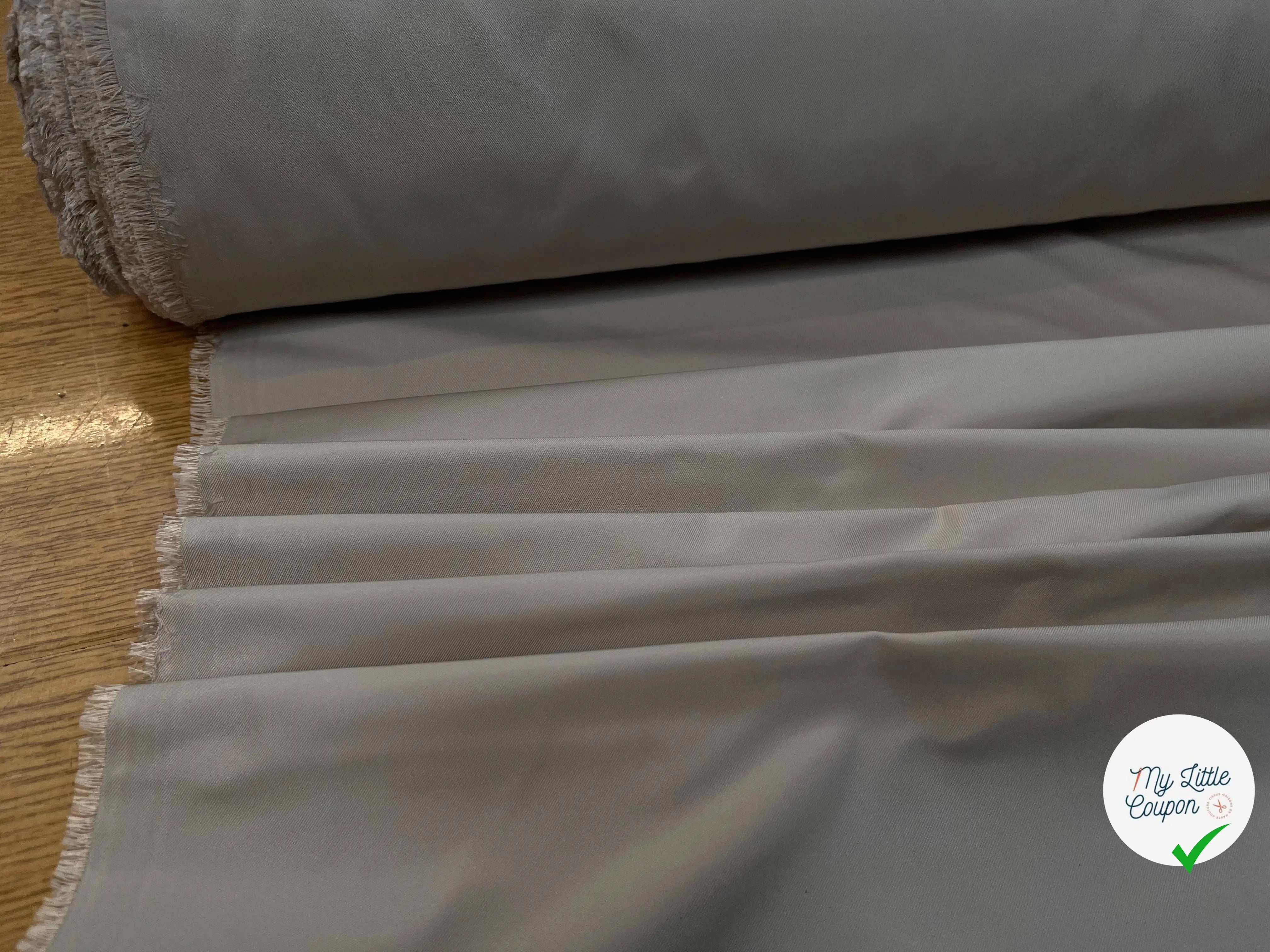 GABARDINE TECHNIQUE SOIE POLYAMIDE UNI BEIGE - My Little Coupon