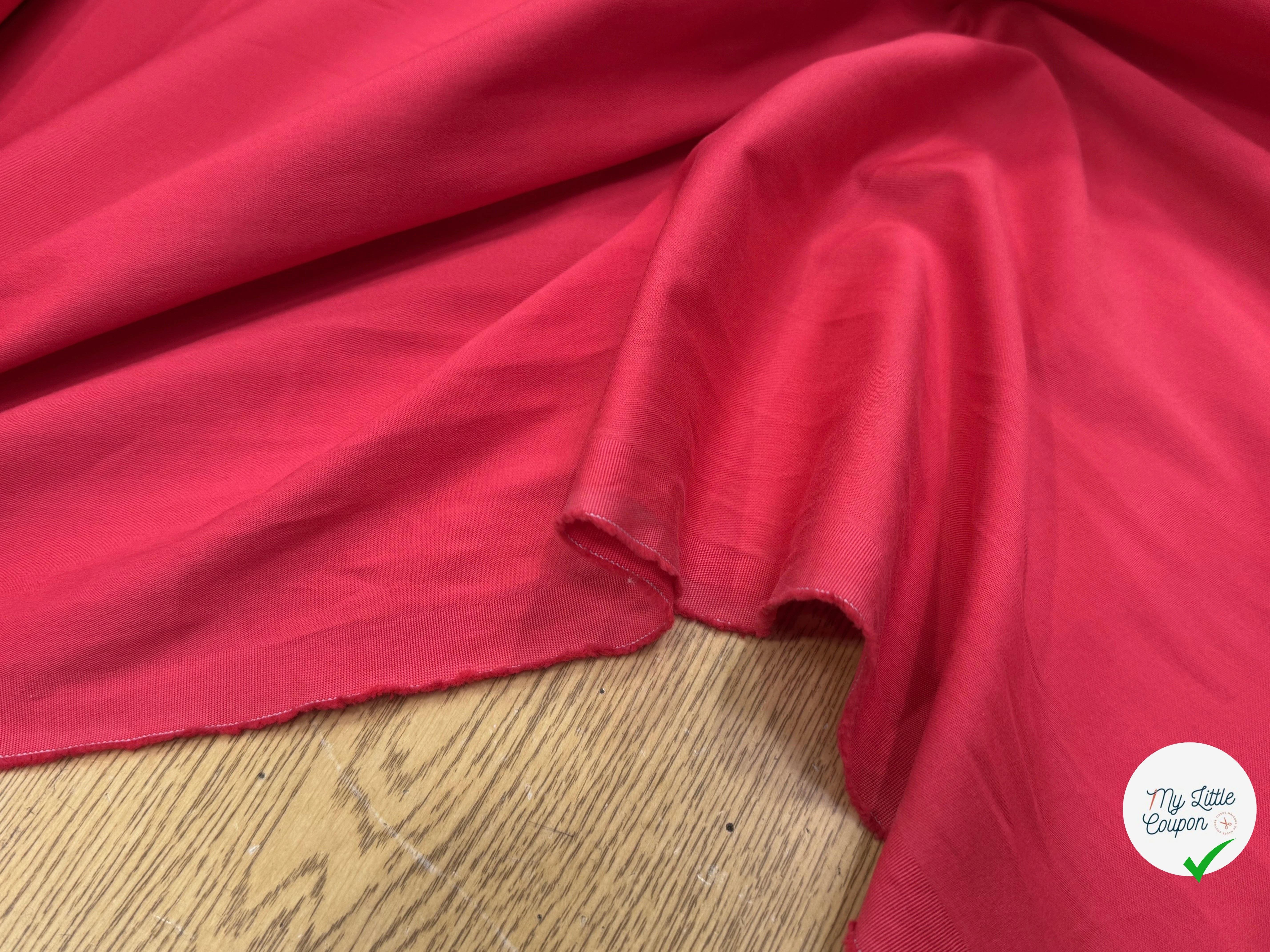 GABRDINE DE COTON ULTRA STRETCH LÉGÈREMENT STRIÉE TRÈS BELLE ROUGE VERT MIGNON - My Little Coupon