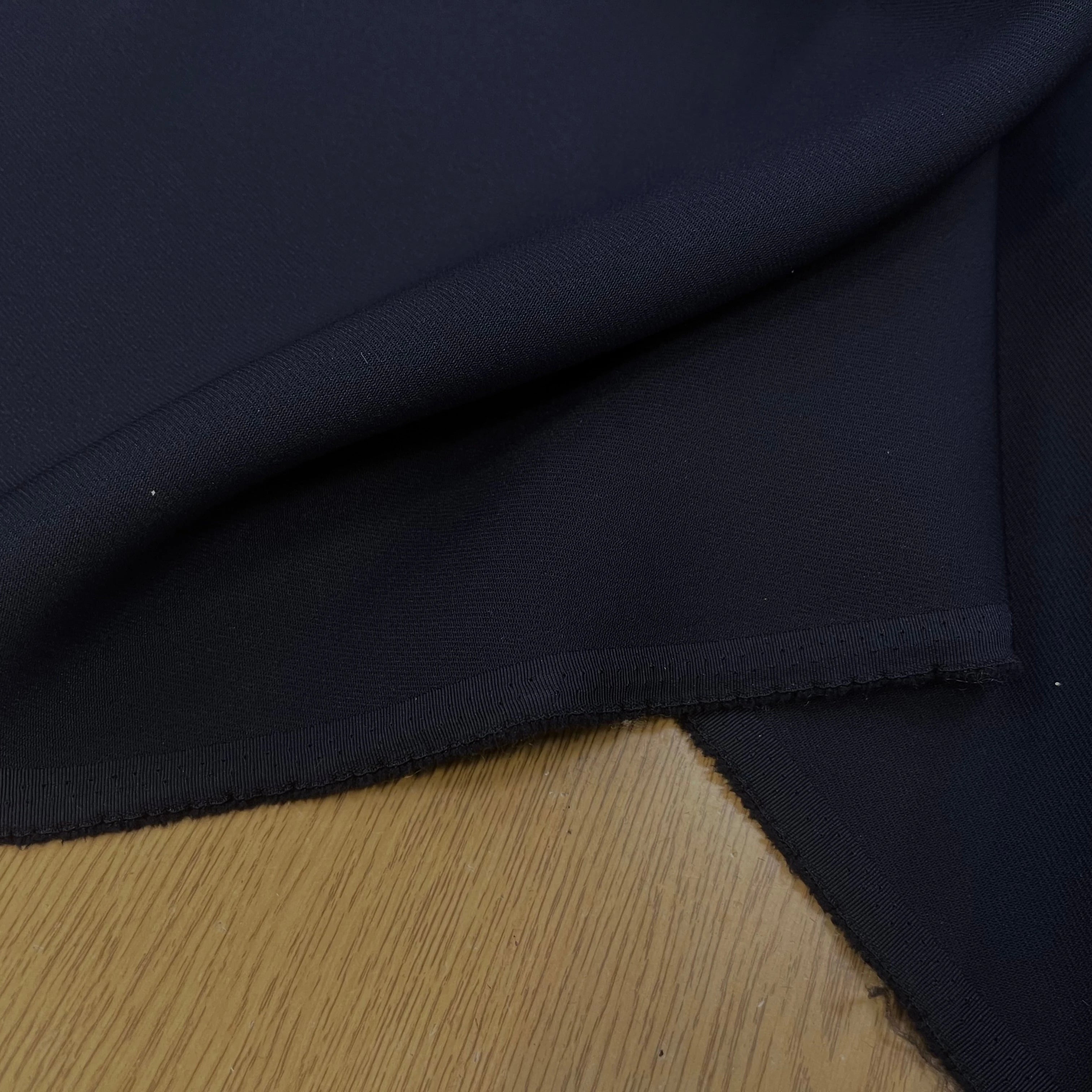 GABRDINE LOURDE SOUPLE POLYESTER MARINE 130CM - My Little Coupon