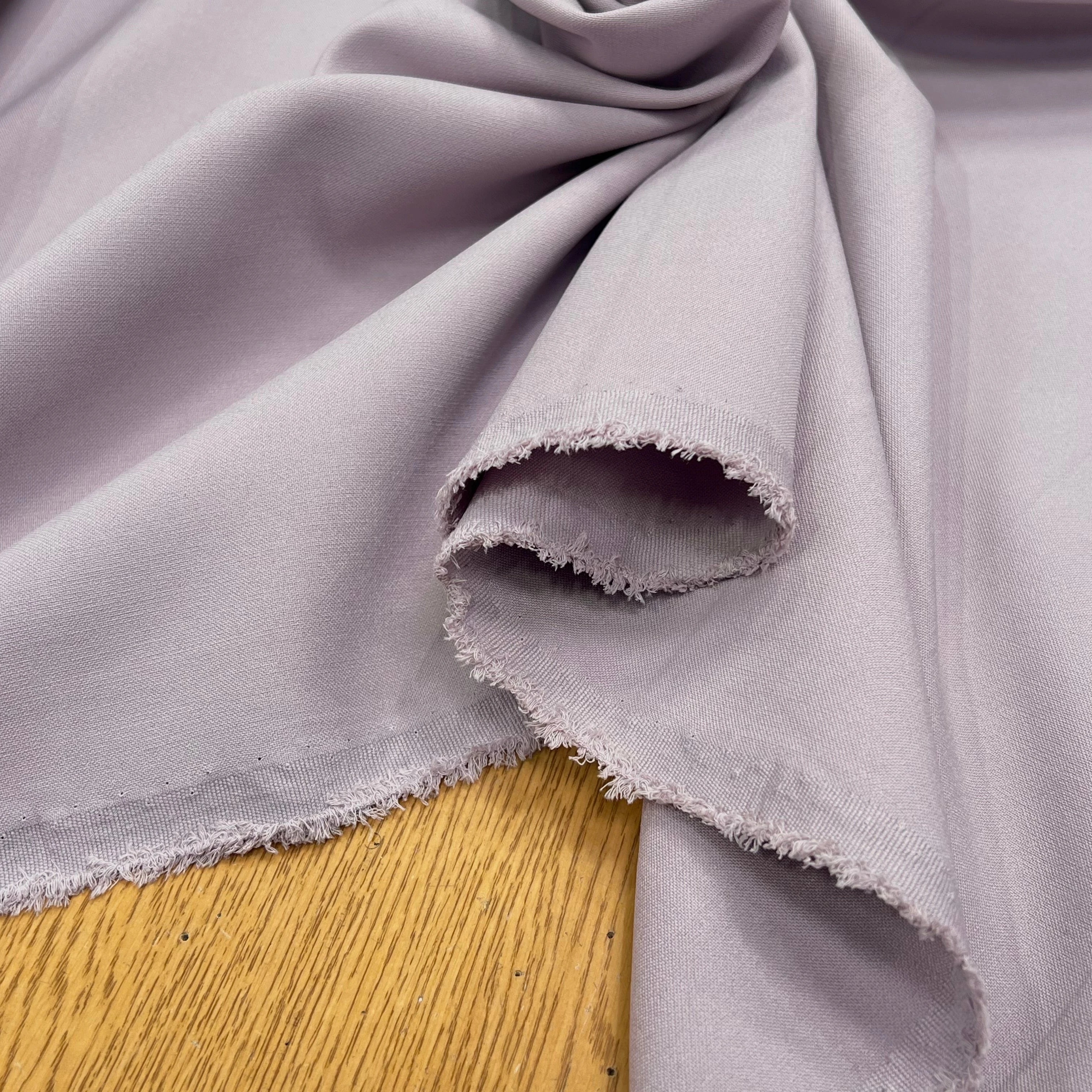 GABRDINE LOURDE STRETCH COTON VISCOSE LILAS 16% CO 17% VI - My Little Coupon