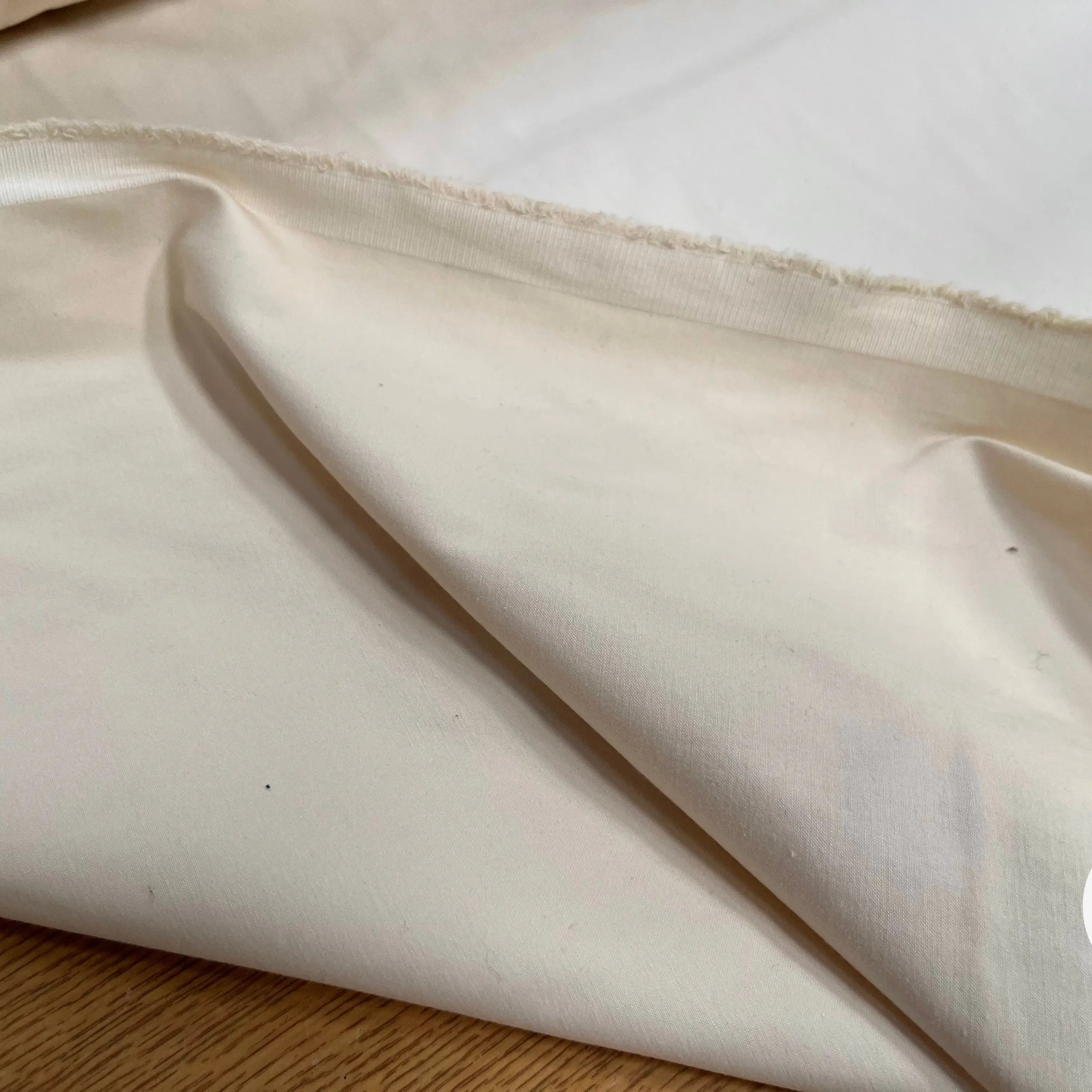 GARBADINE DE COTON ECRU STRETCH LEGREMENT SATINÉ - My Little Coupon