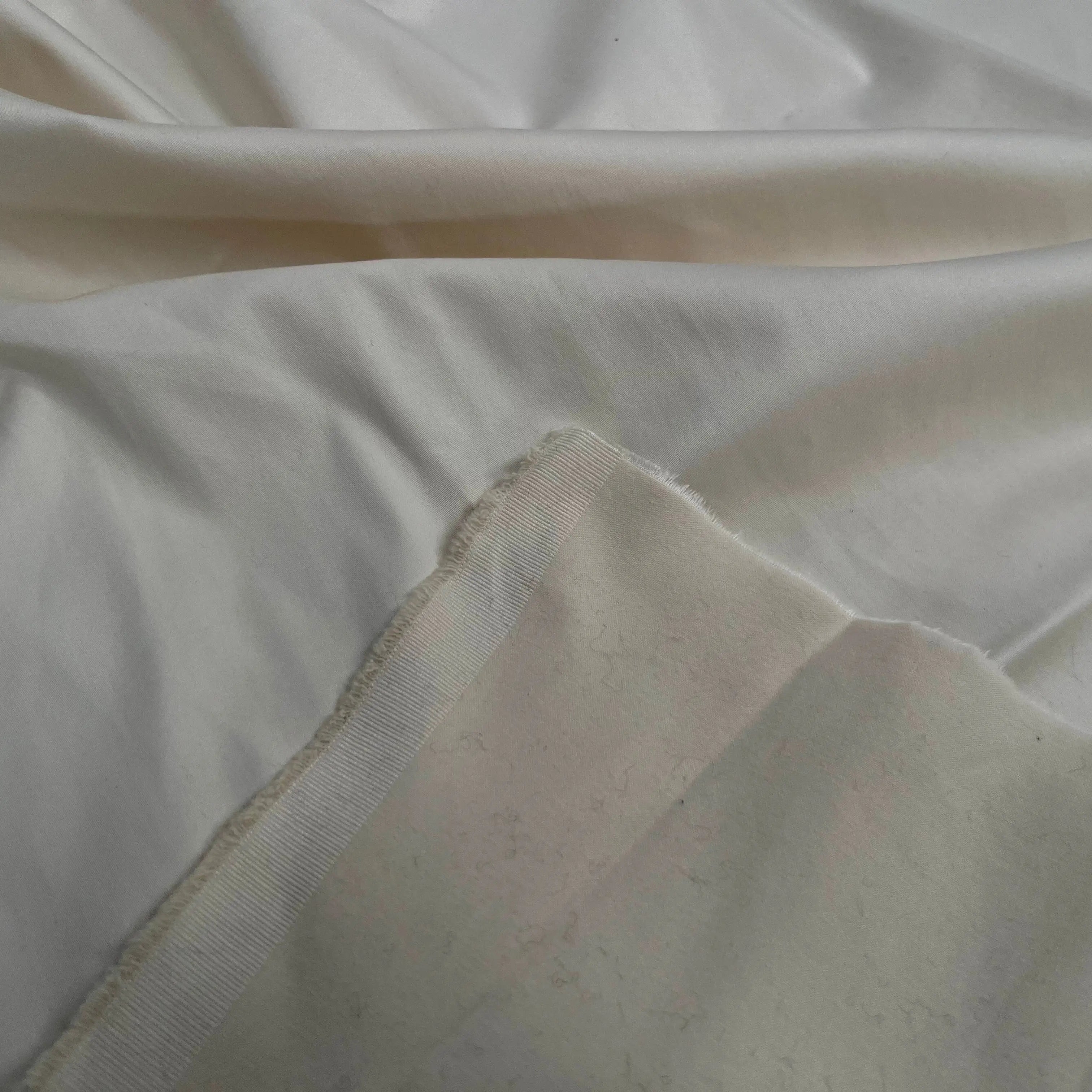 GARBADINE DE COTON ECRU STRETCH LEGREMENT SATINÉ - My Little Coupon