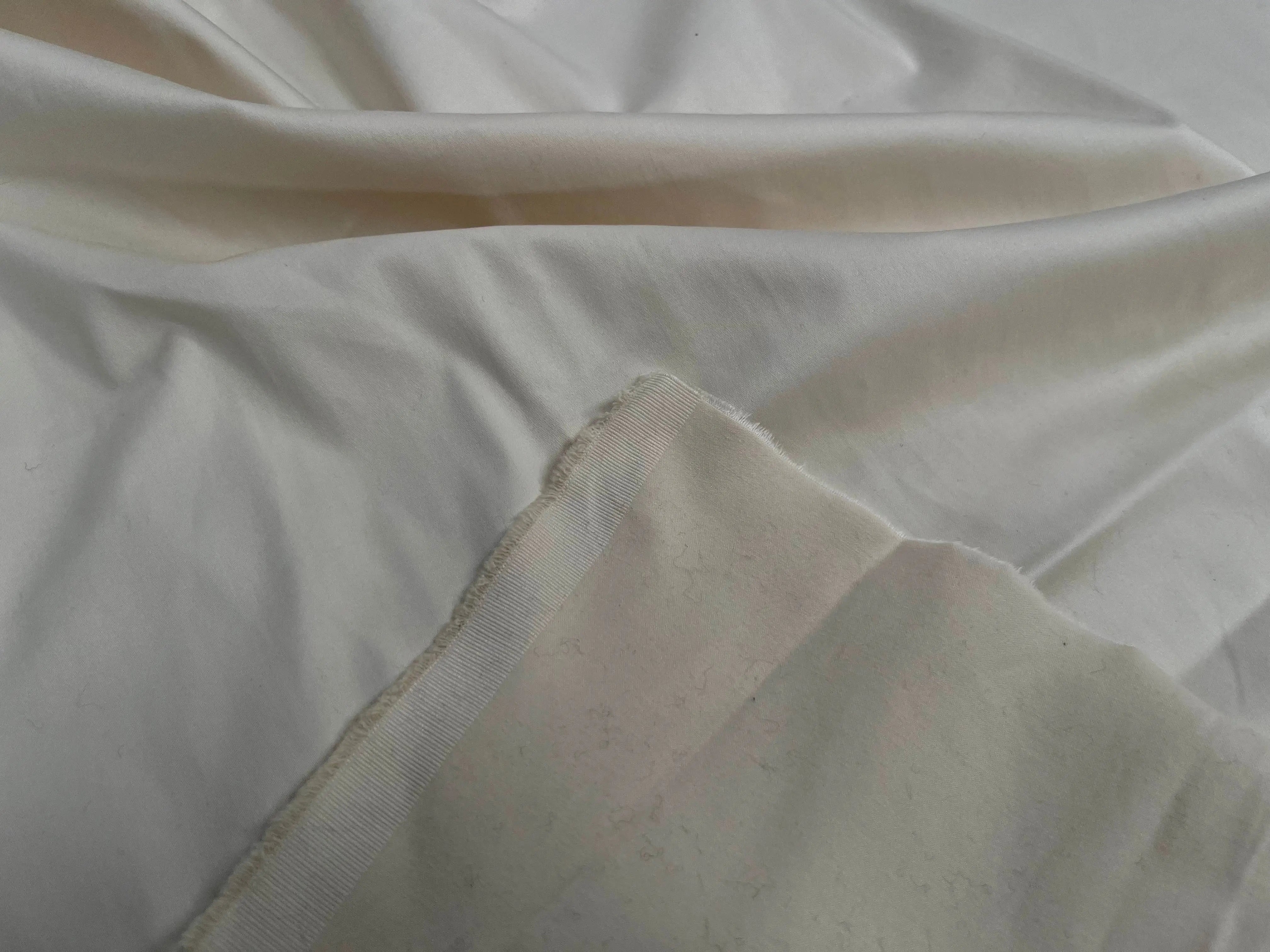 GARBADINE DE COTON ECRU STRETCH LEGREMENT SATINÉ - My Little Coupon