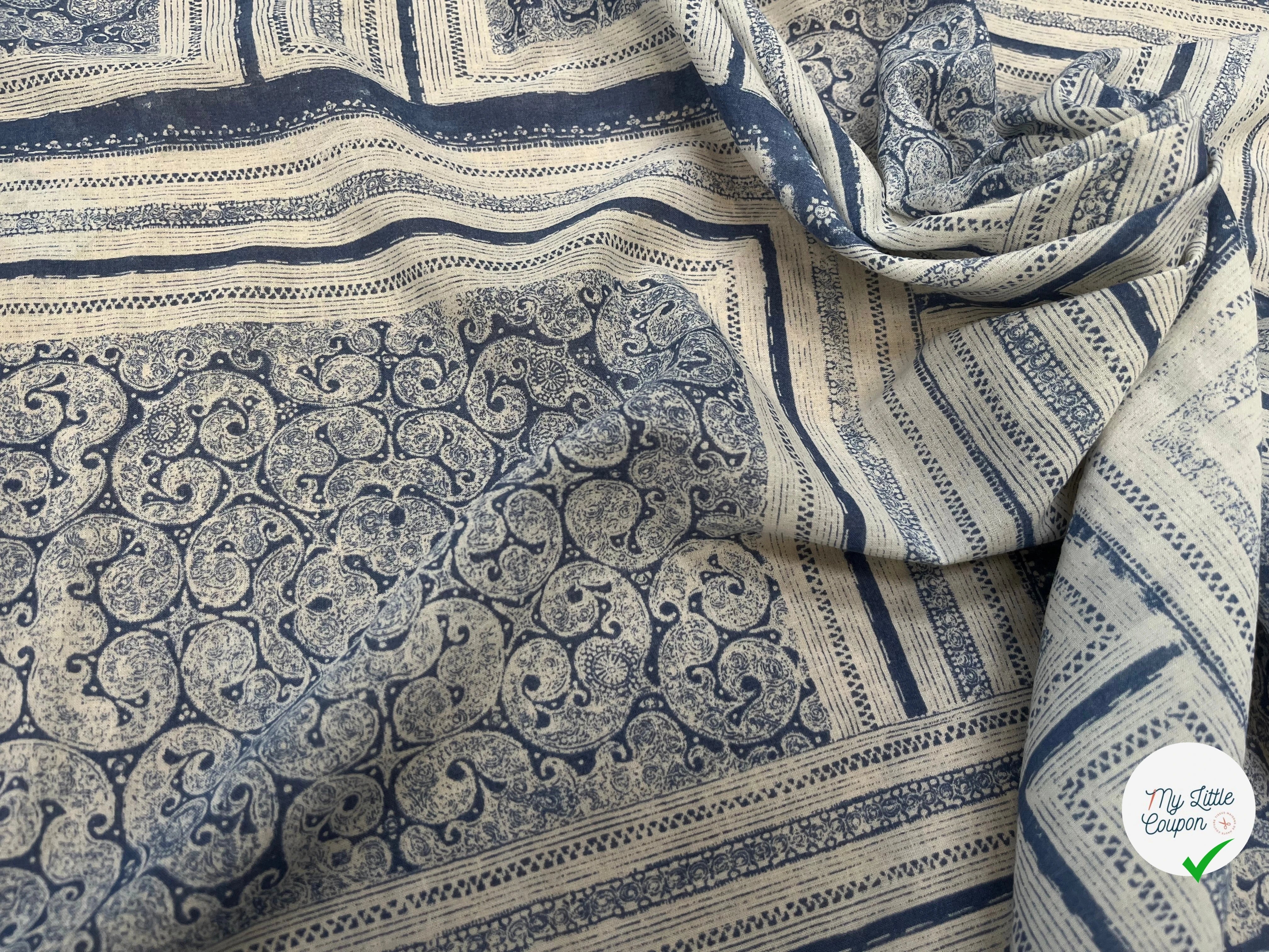GAZE DE COTON MOTIF GÉOMETRIQUE ÉCRU BLEU CIEL - My Little Coupon