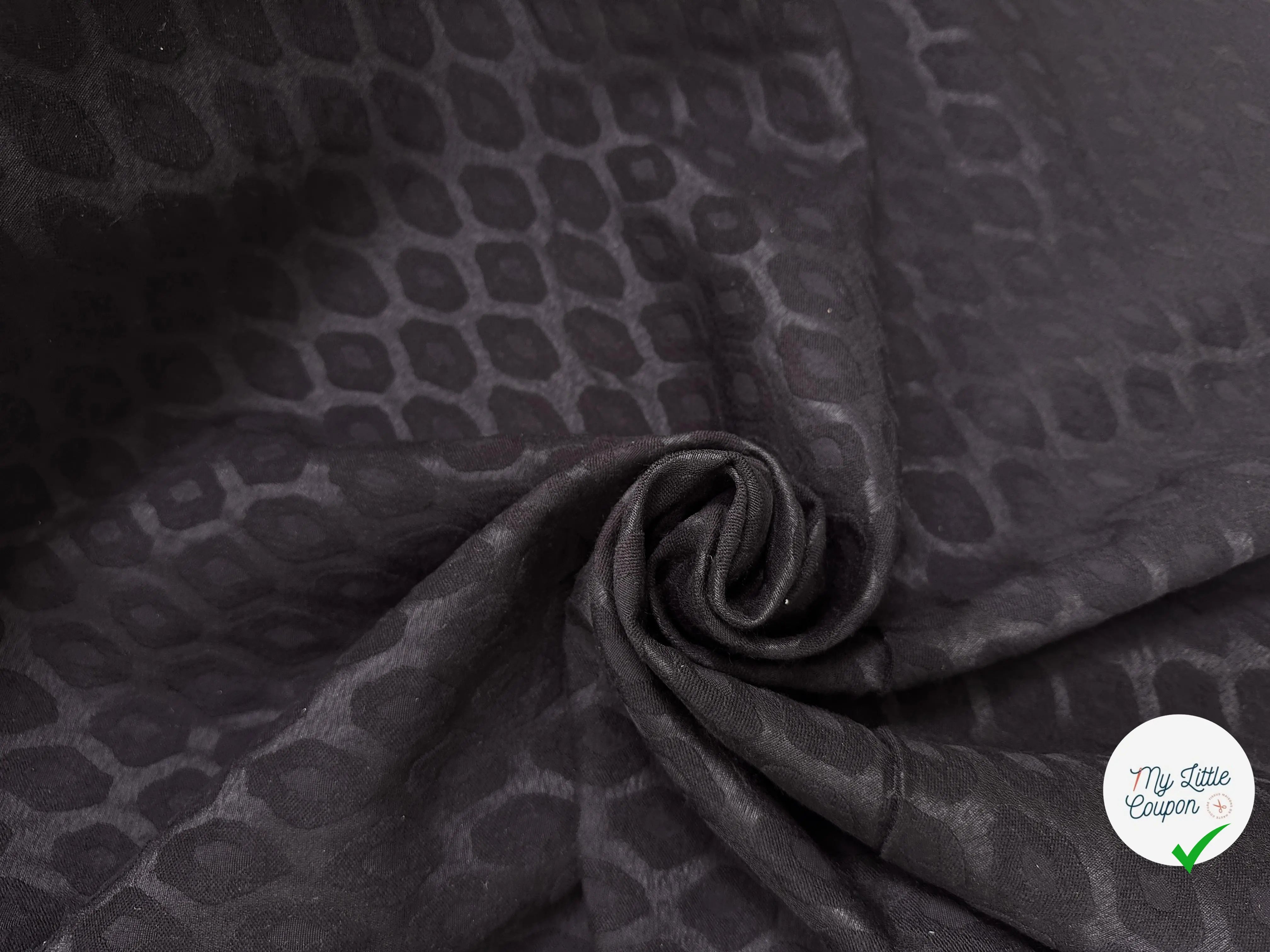 JACQUARD BLACK KISS KISS - My Little Coupon