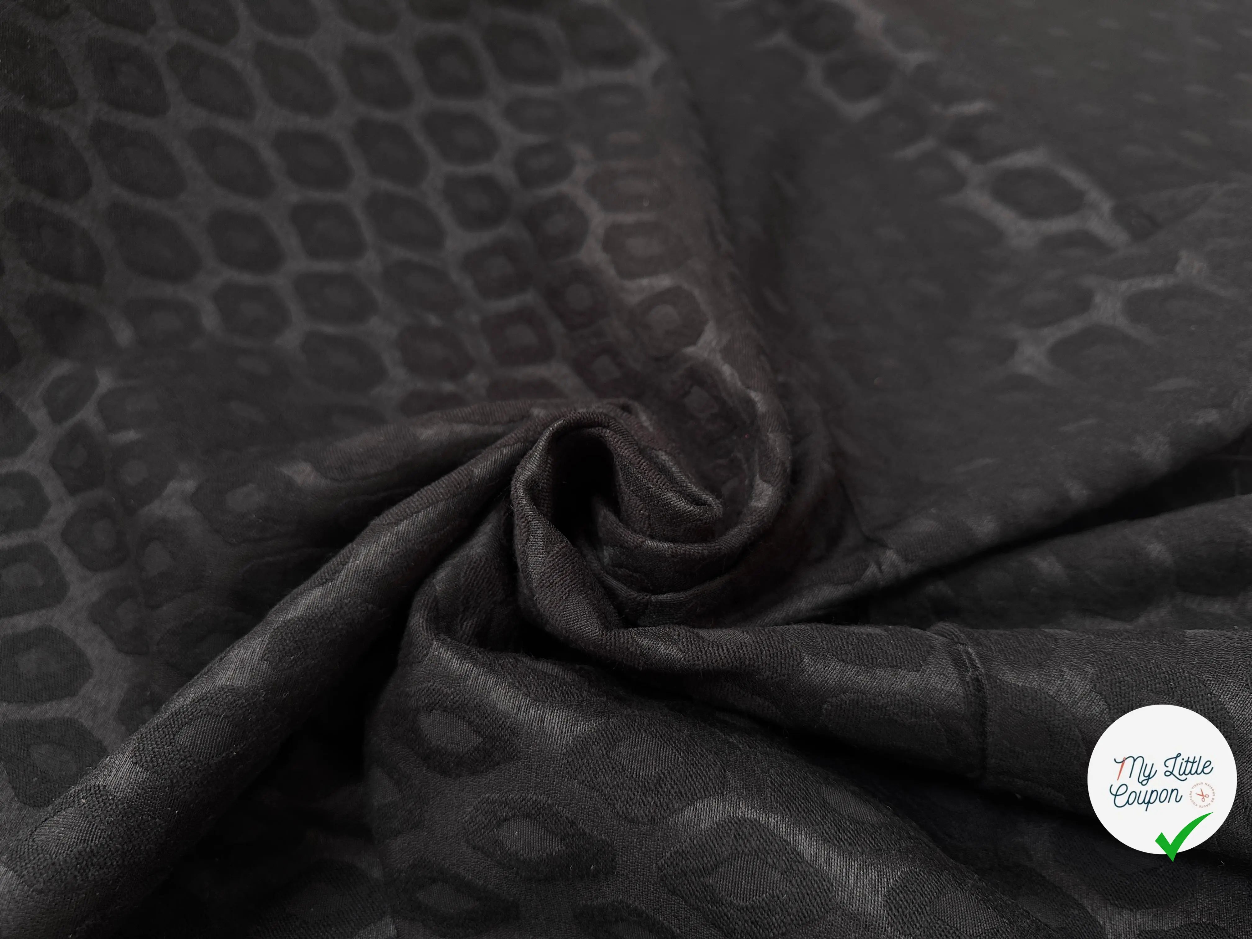 JACQUARD BLACK KISS KISS - My Little Coupon