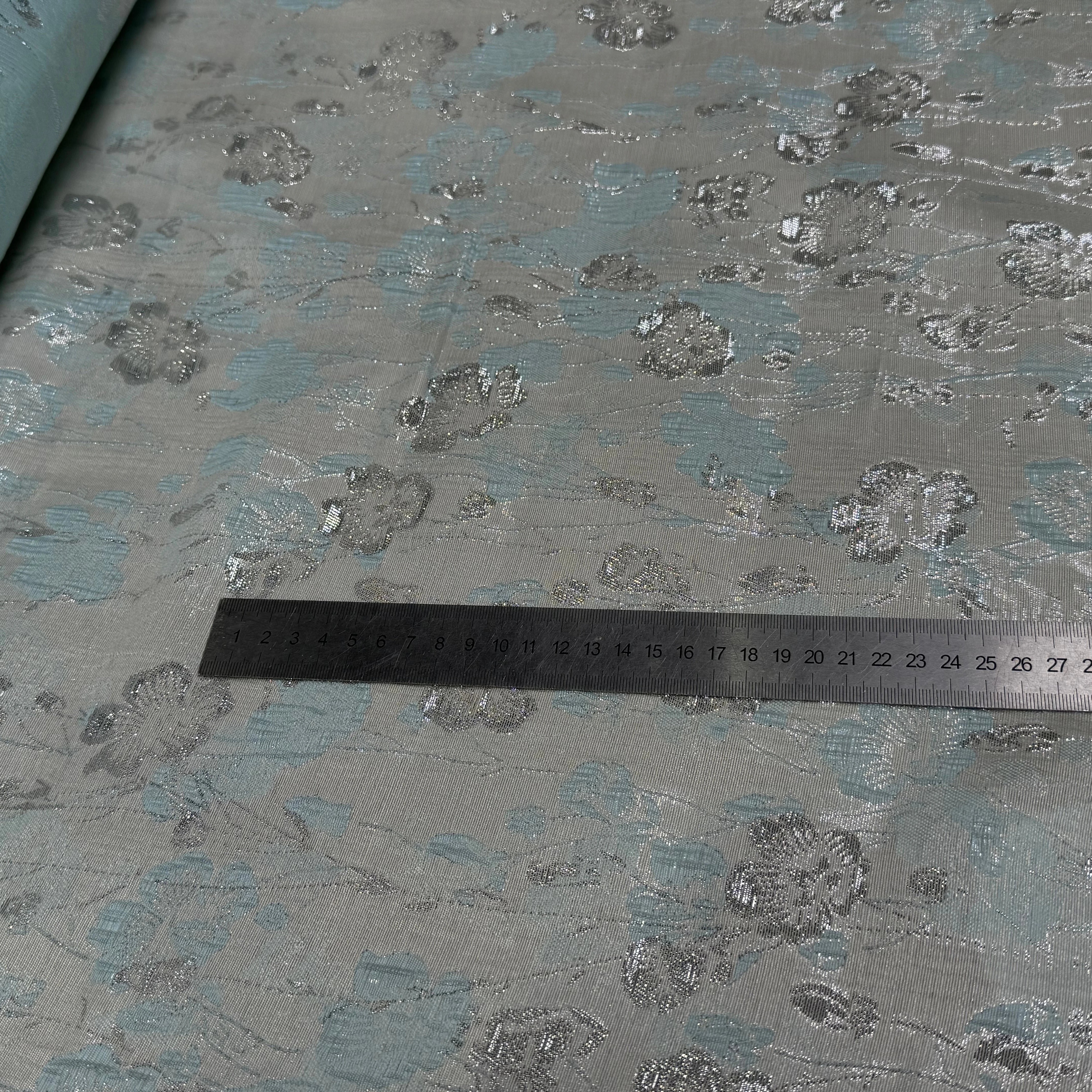 JACQUARD BROCA ARGENTÉ MOTIFS FLORAUX ACQUA - My Little Coupon