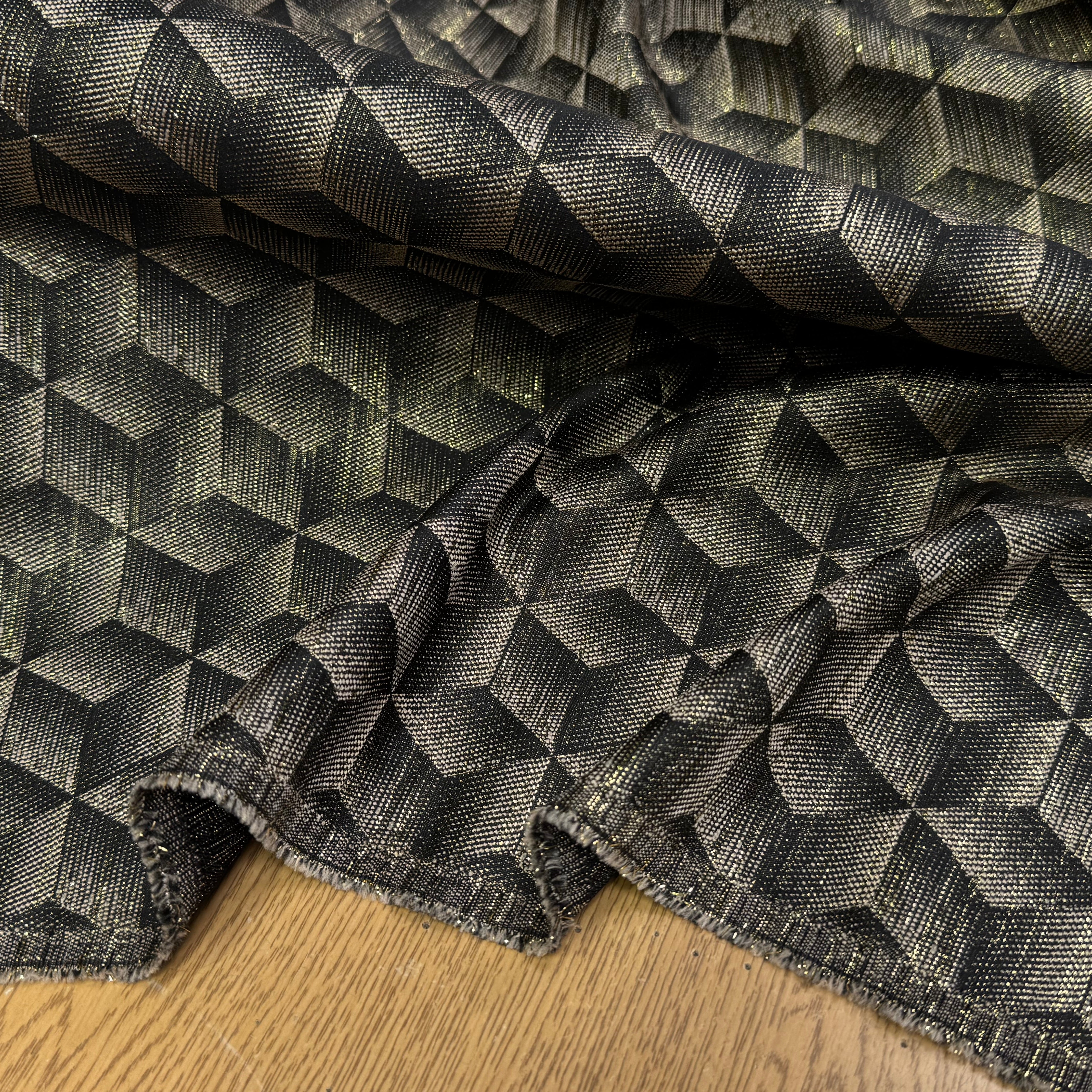JACQUARD BROCA ARGENTÉ MOTIFS GÉOMETRIQUES - My Little Coupon