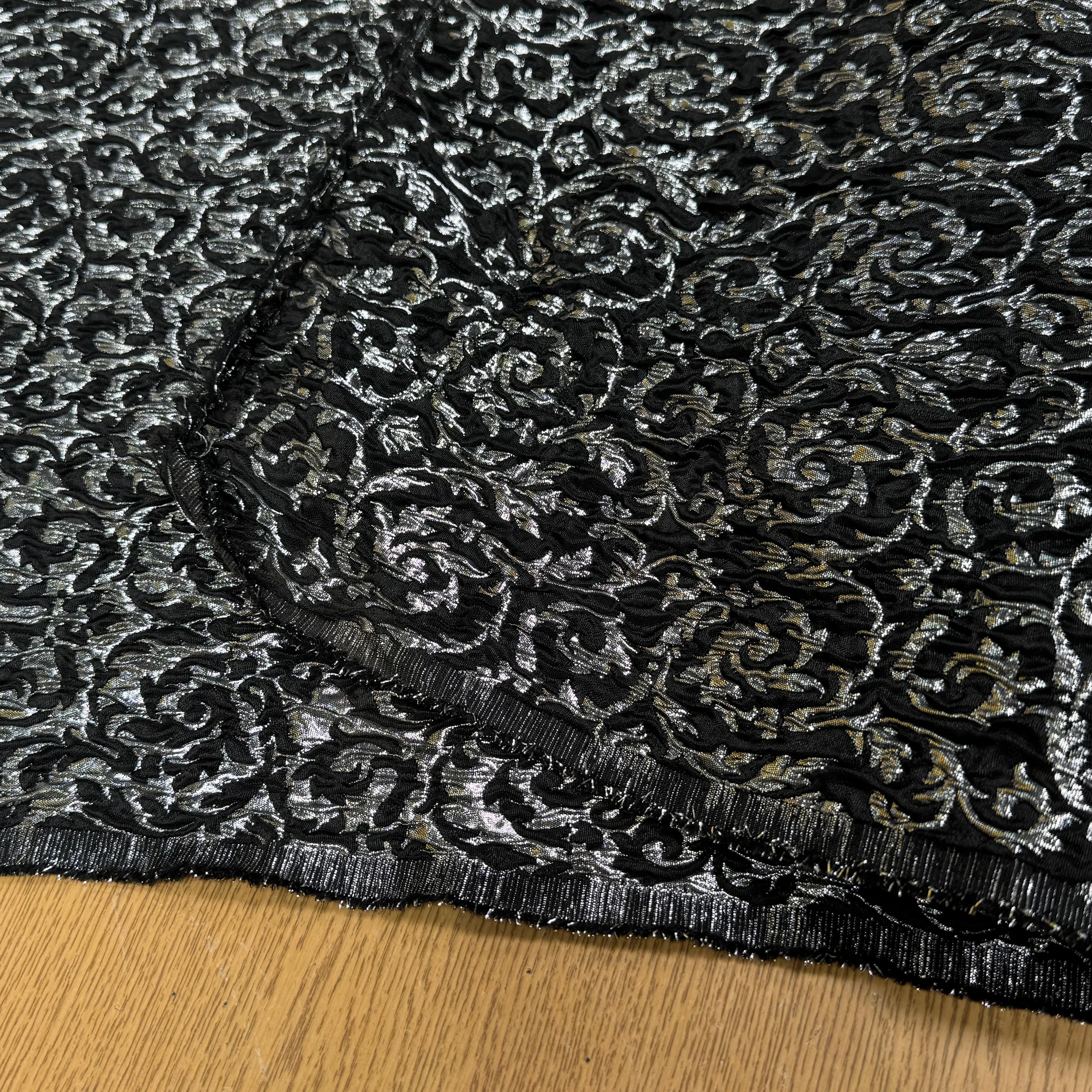 JACQUARD BROCART BLACK & SILVER 44% VISCOSE - My Little Coupon