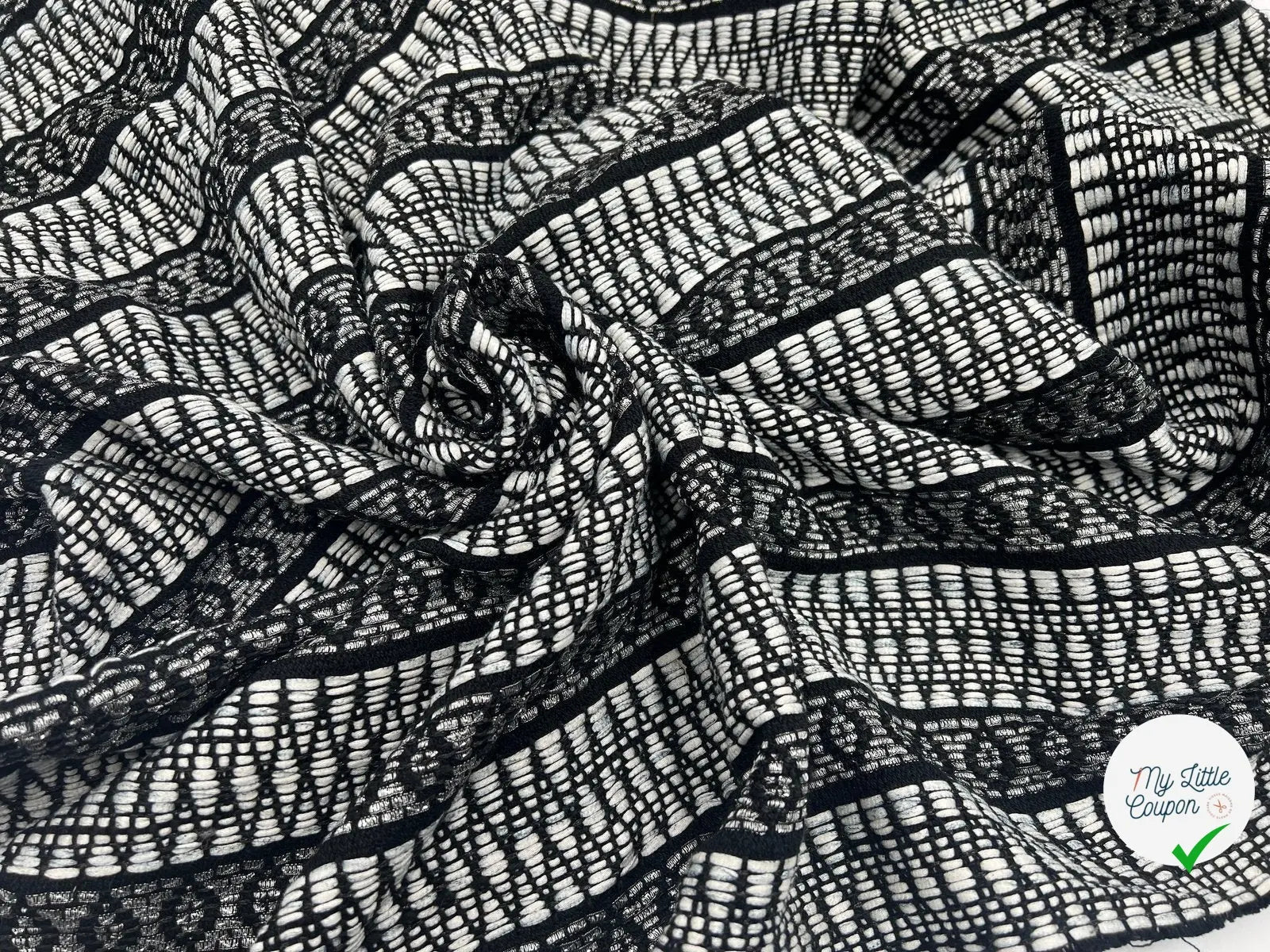 JACQUARD CHENILLE DEFILĂ LOSANGES & REGARDS - My Little Coupon - tissu - coudre
