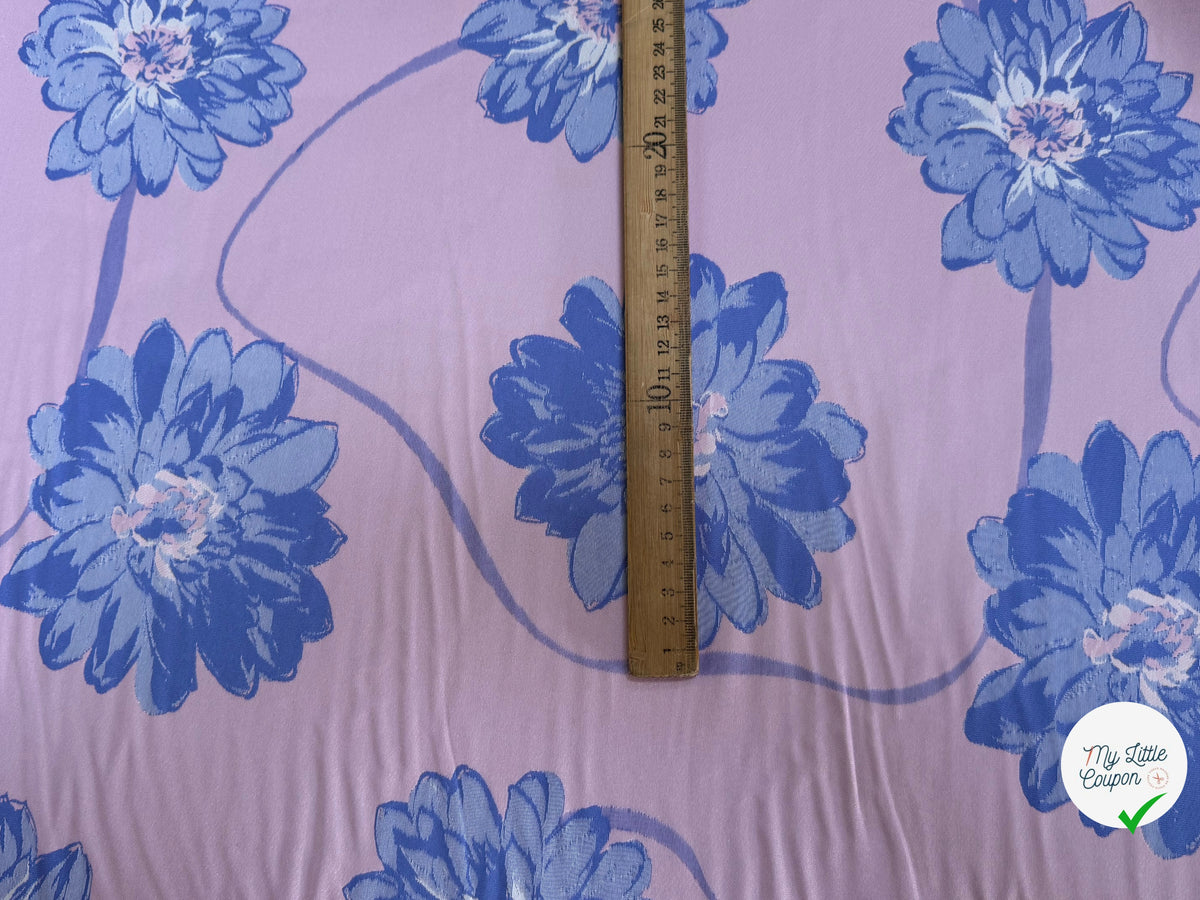 JACQUARD LISSE MOTIFS FLORAUX BLEUS FOND VIEUX ROSE - My Little Coupon