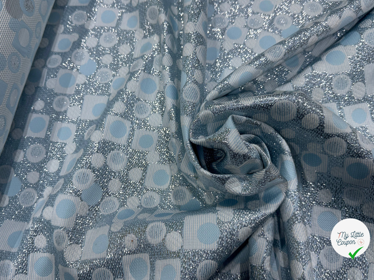 JACQUARD MÉTALLISÉ MOTIFS CIRCULAIRES ET GÉOMÉTRIQUES ARGENT FOND BLEU CIEL VERT D'EAU - My Little Coupon