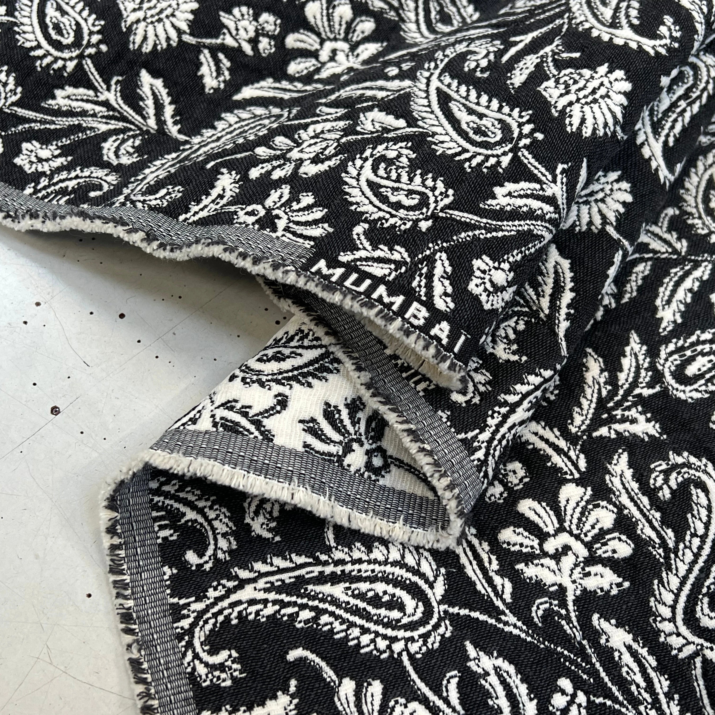 JACQUARD MUMBAI ALLOVER NOIR 140 CM - My Little Coupon