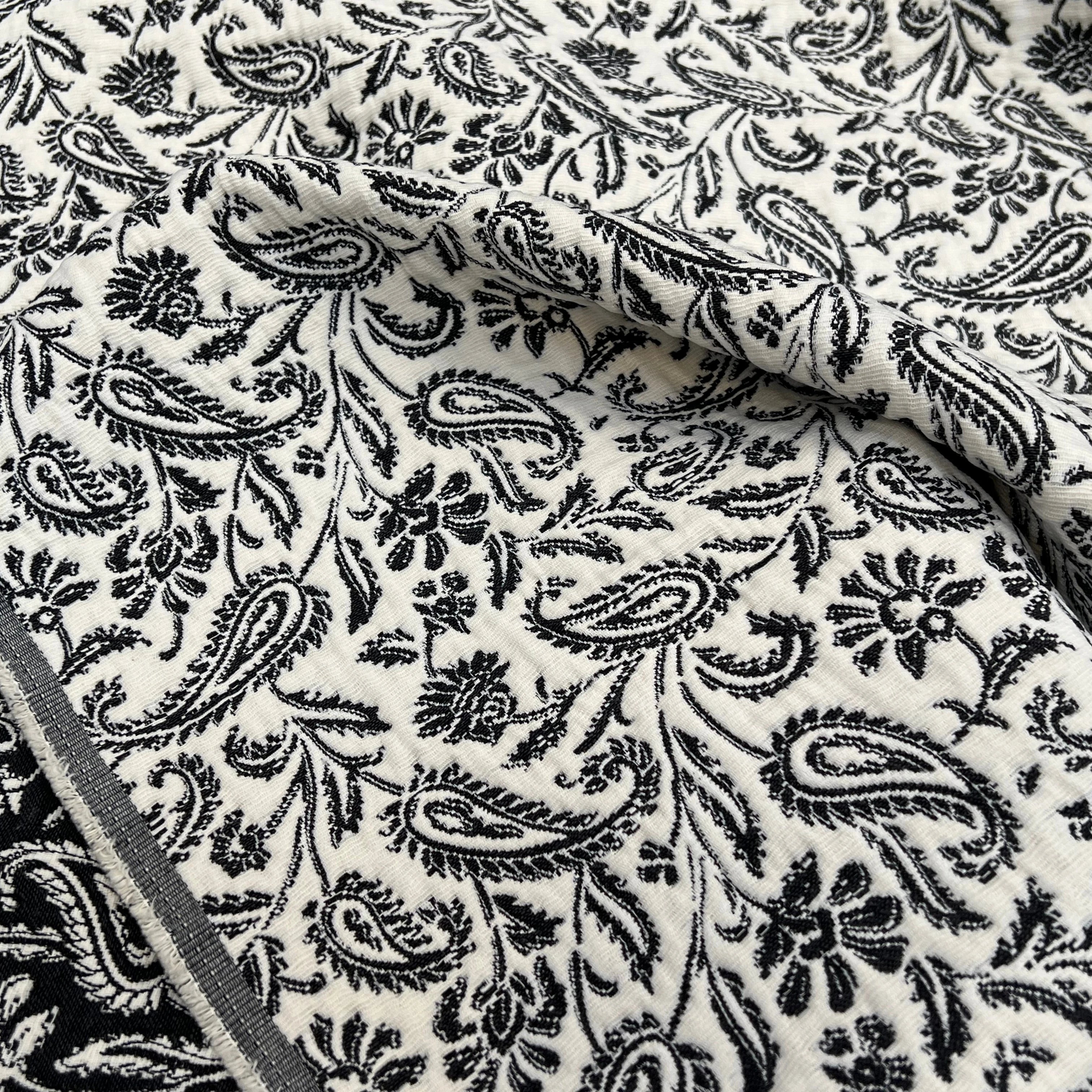 JACQUARD MUMBAI ALLOVER NOIR 140 CM - My Little Coupon