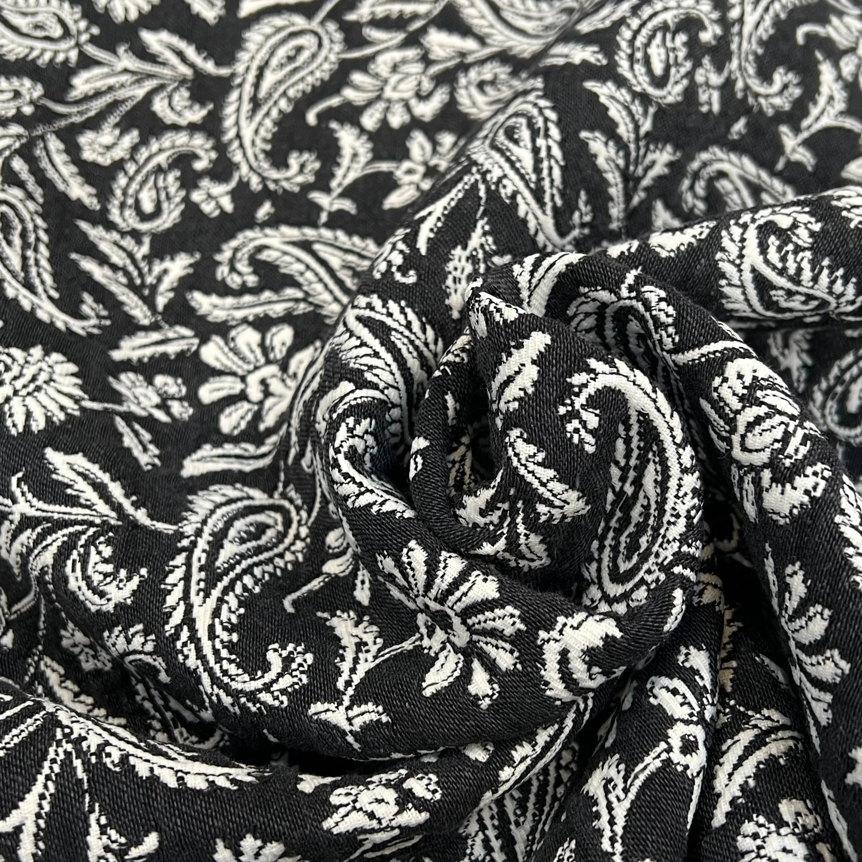 JACQUARD MUMBAI ALLOVER NOIR 140 CM - My Little Coupon