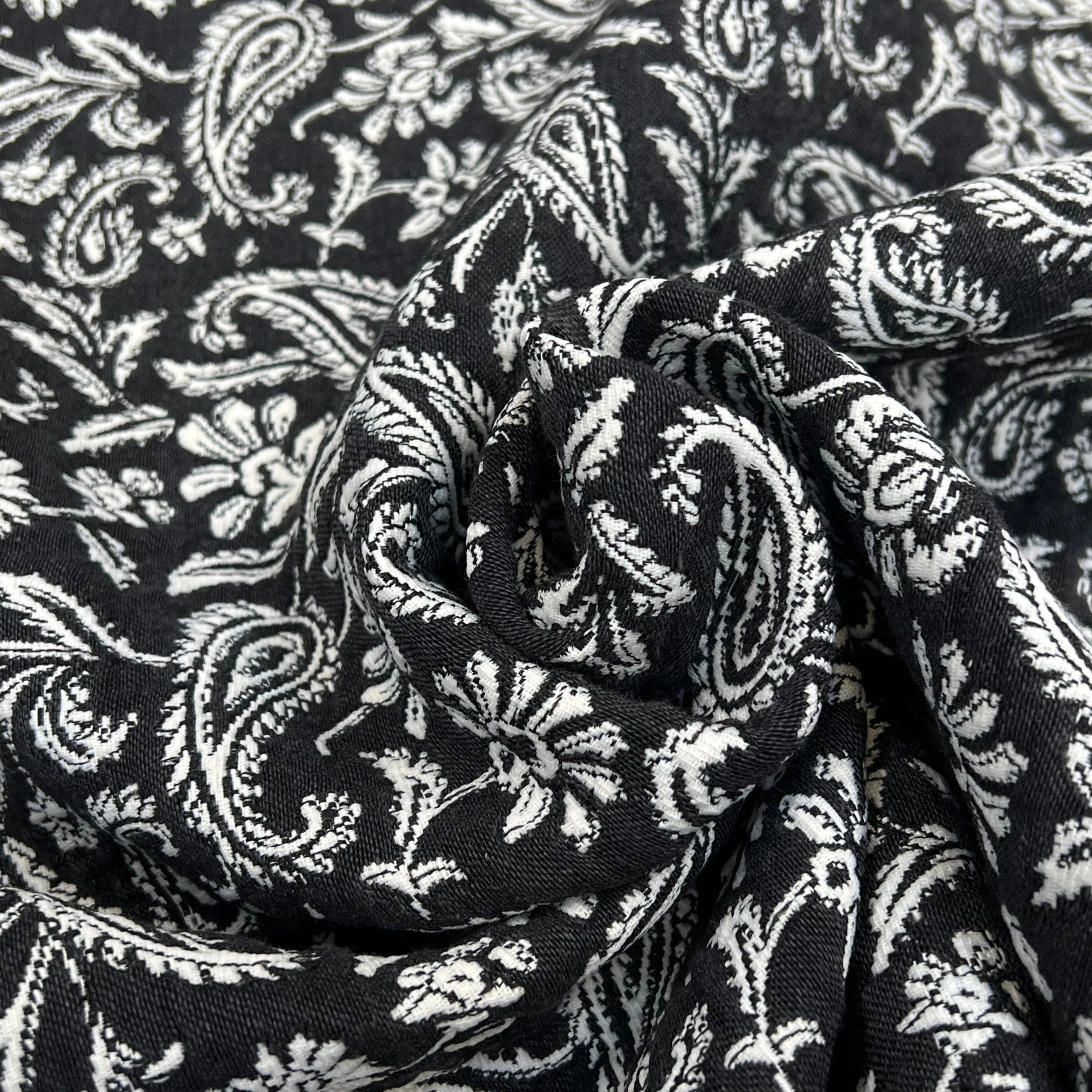 JACQUARD MUMBAI ALLOVER NOIR 140 CM - My Little Coupon