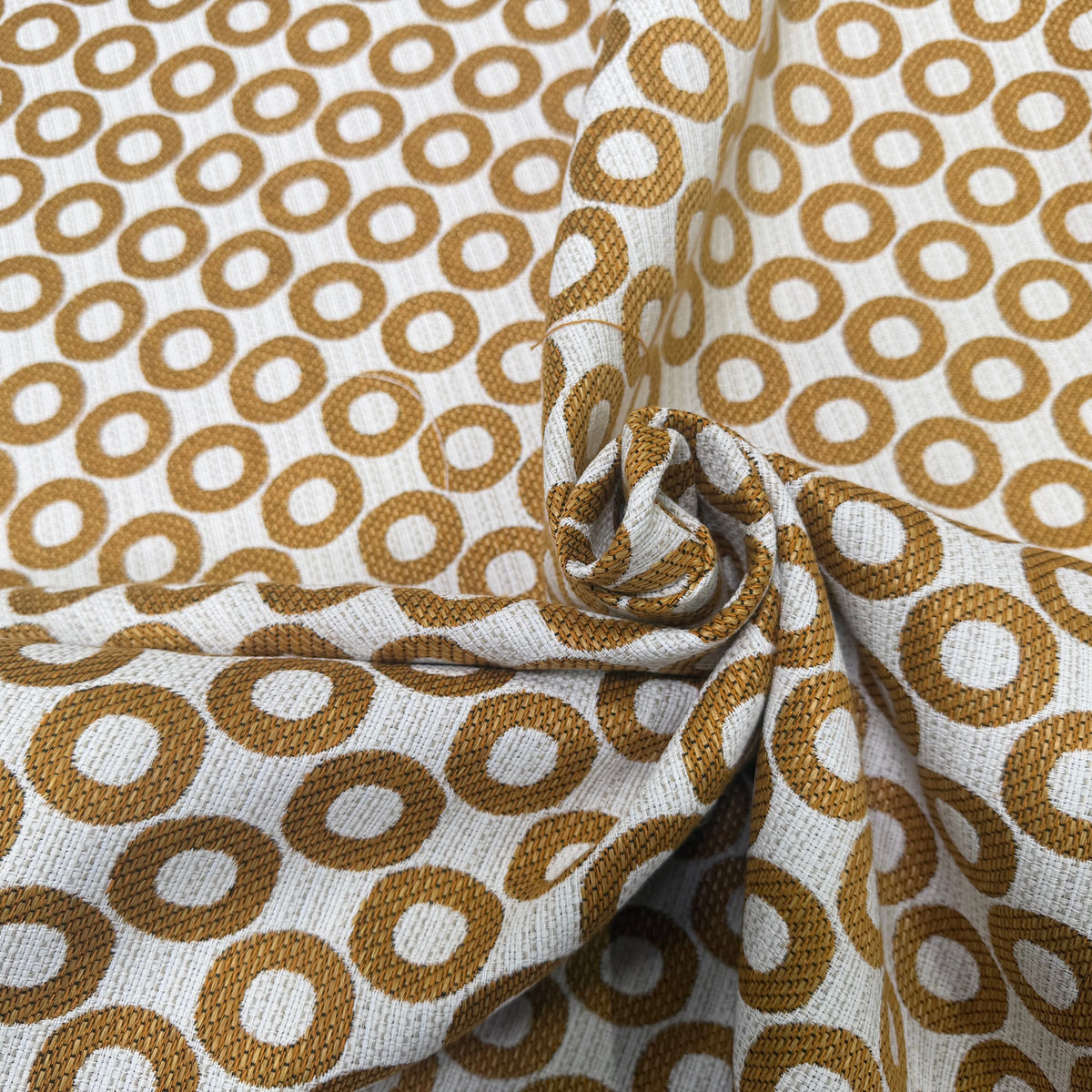 JACQUARD OPALE ALLOVER CURRY 140 CM - My Little Coupon