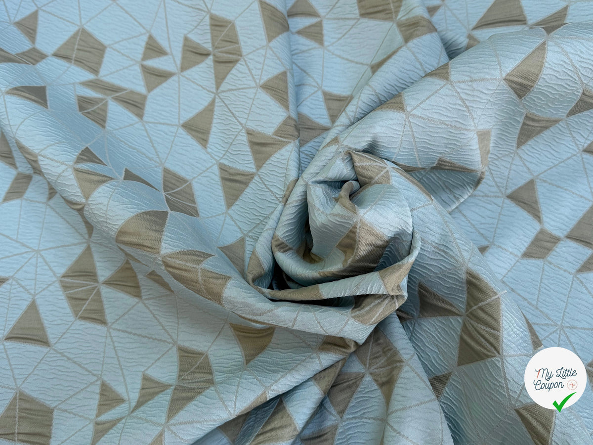 JACQUARD POLYVISCOSE CLOQUÉ MOTIFS GÉOMÉTRIQUES BLANC CASSÉ ET BLEU CIEL VERT D'EAU - My Little Coupon