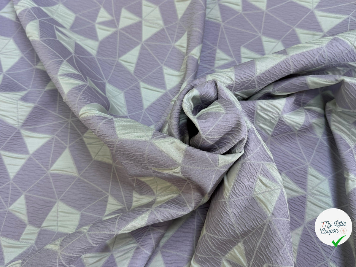 JACQUARD POLYVISCOSE CLOQUÉ MOTIFS GÉOMÉTRIQUES BLANC CASSÉ ET LAVANDE - My Little Coupon