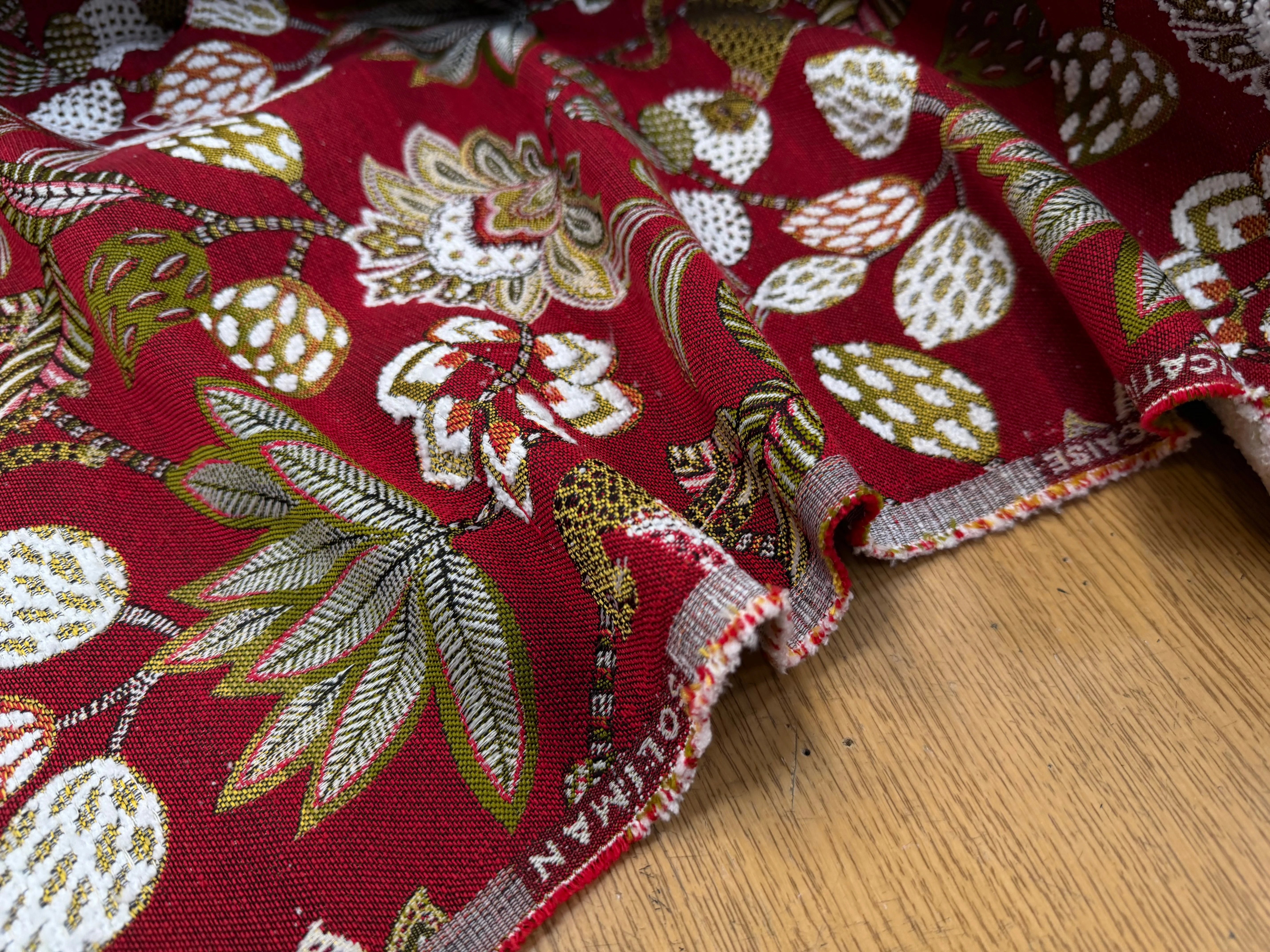 JACQUARD SOLIMAN ALLOVER ROUGE 140 CM - My Little Coupon