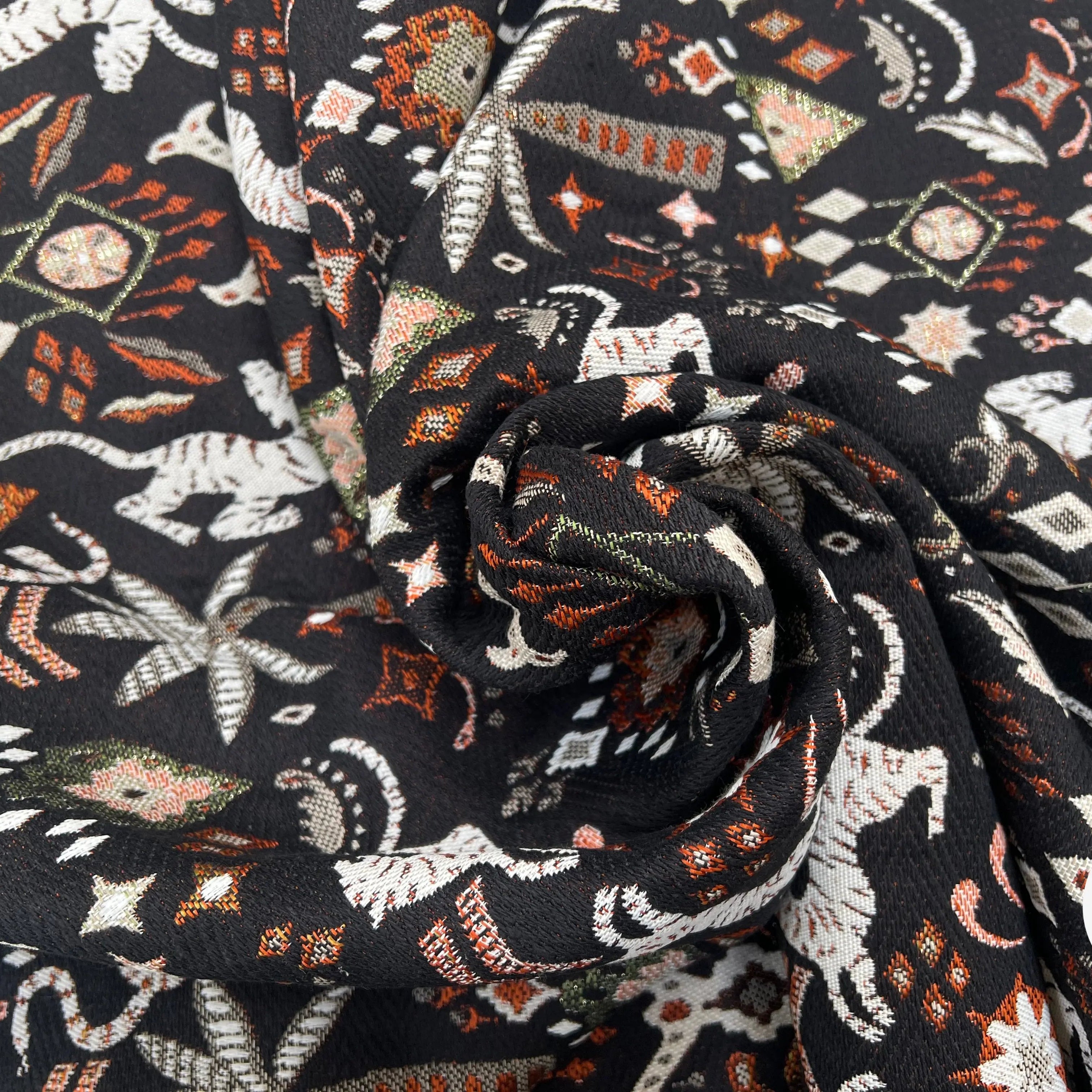 JACQUARD TISSÉ TEINT TIBET ALLOVER NOIR ORANGE - My Little Coupon