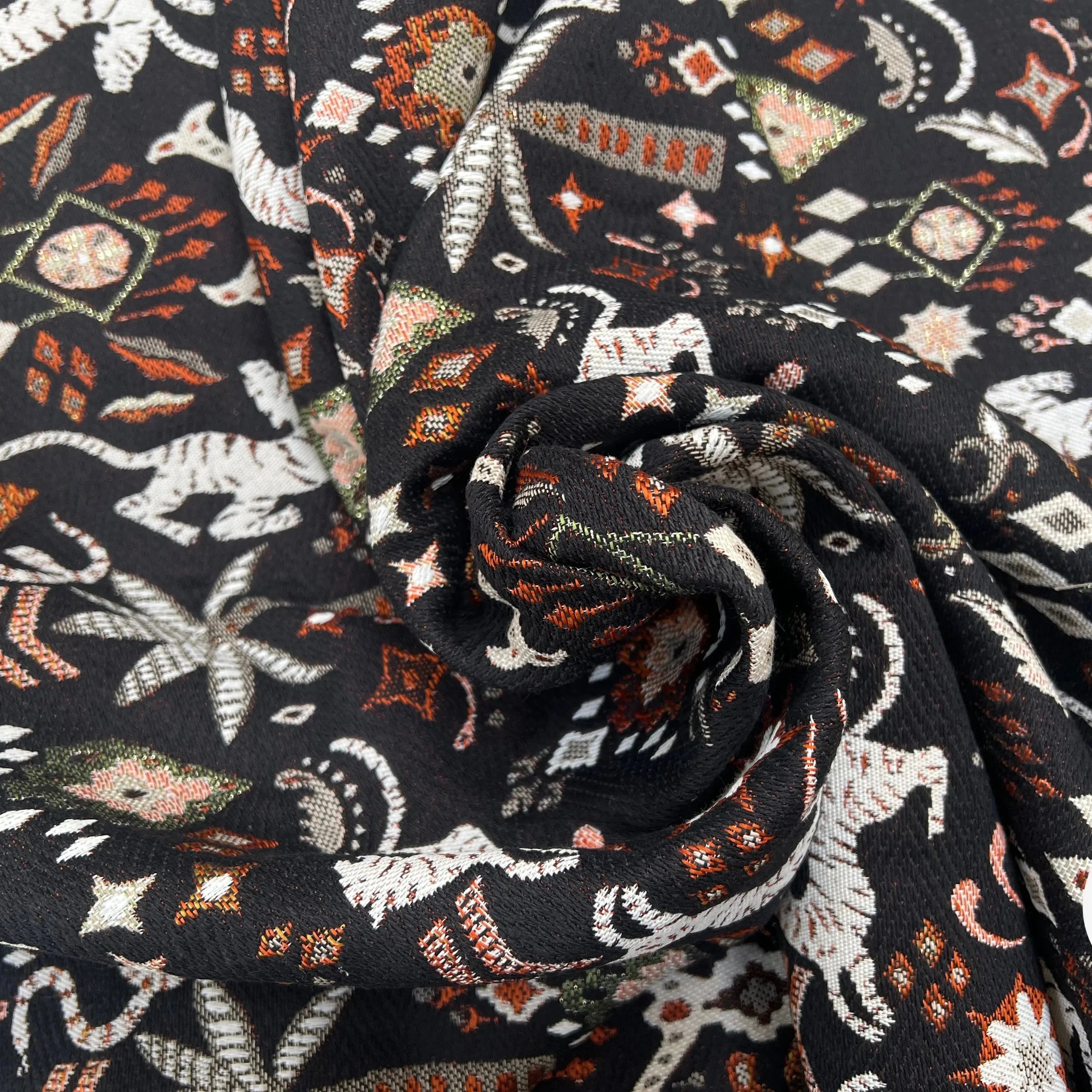 JACQUARD TISSÉ TEINT TIBET ALLOVER NOIR ORANGE - My Little Coupon