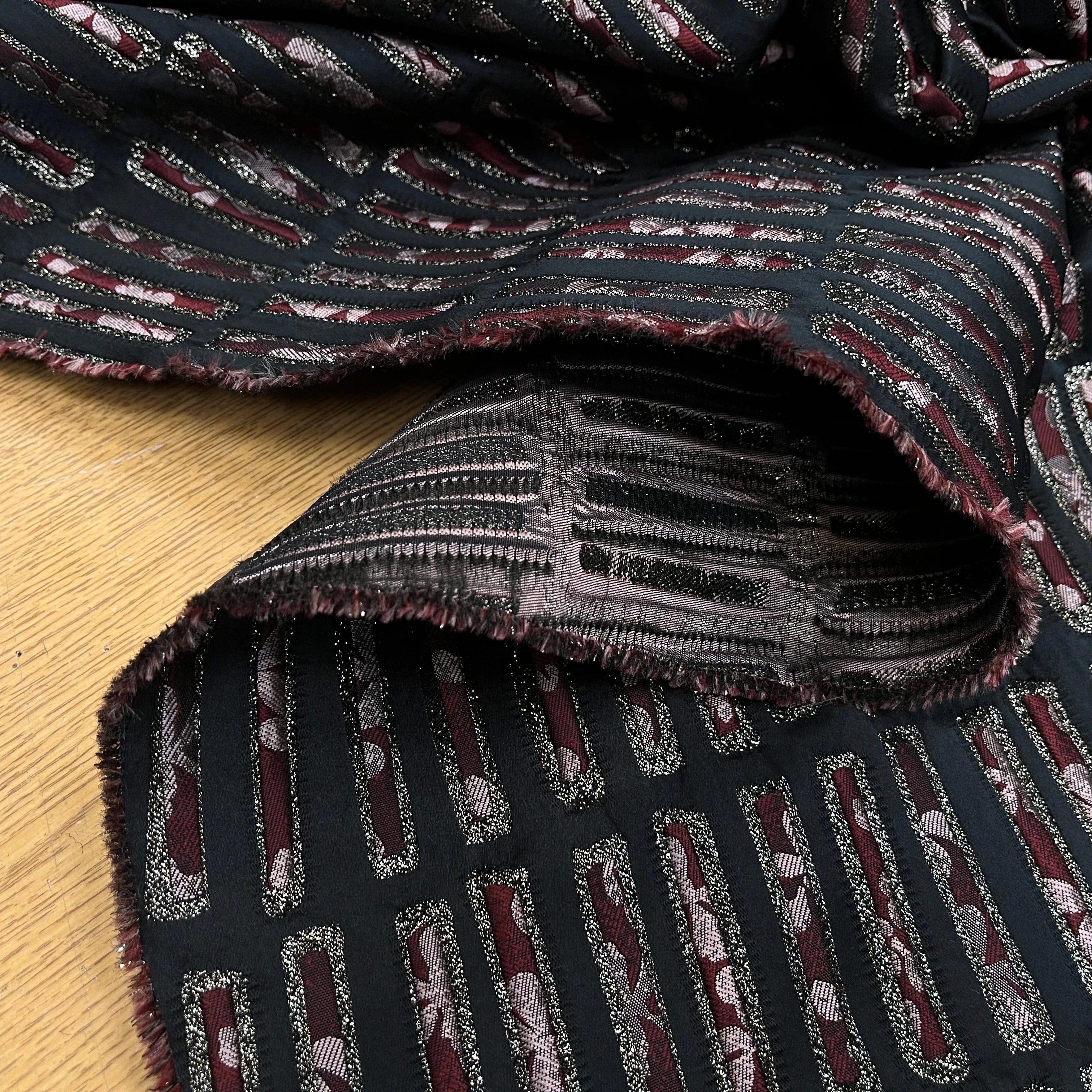 JAQUARD ULTRA CHIC GEOMETRIE VIOLET - My Little Coupon