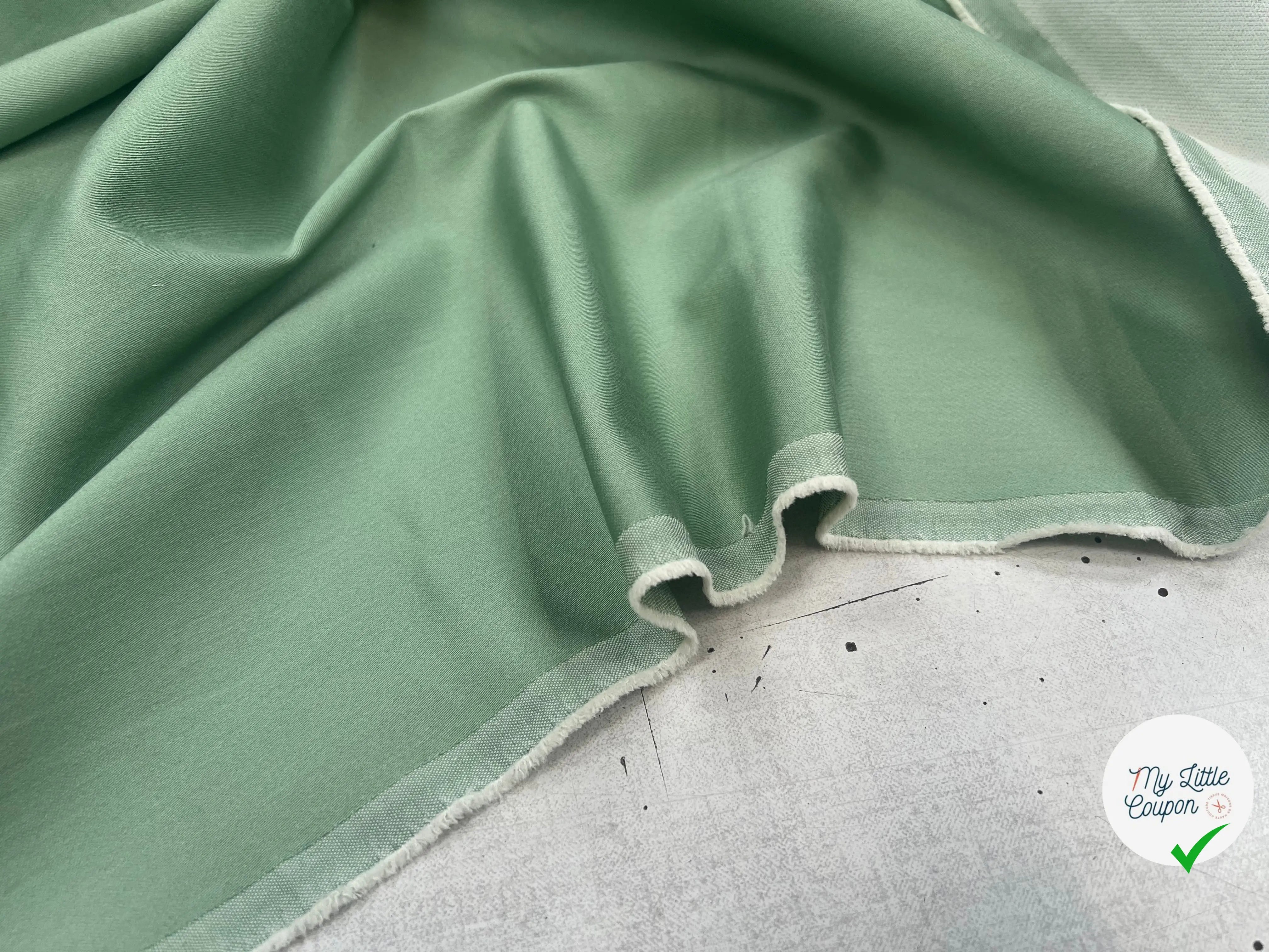 JEAN STRETCH VIEUX VERT UNI AMANDE LÉGÈREMENT SATINÉ - My Little Coupon