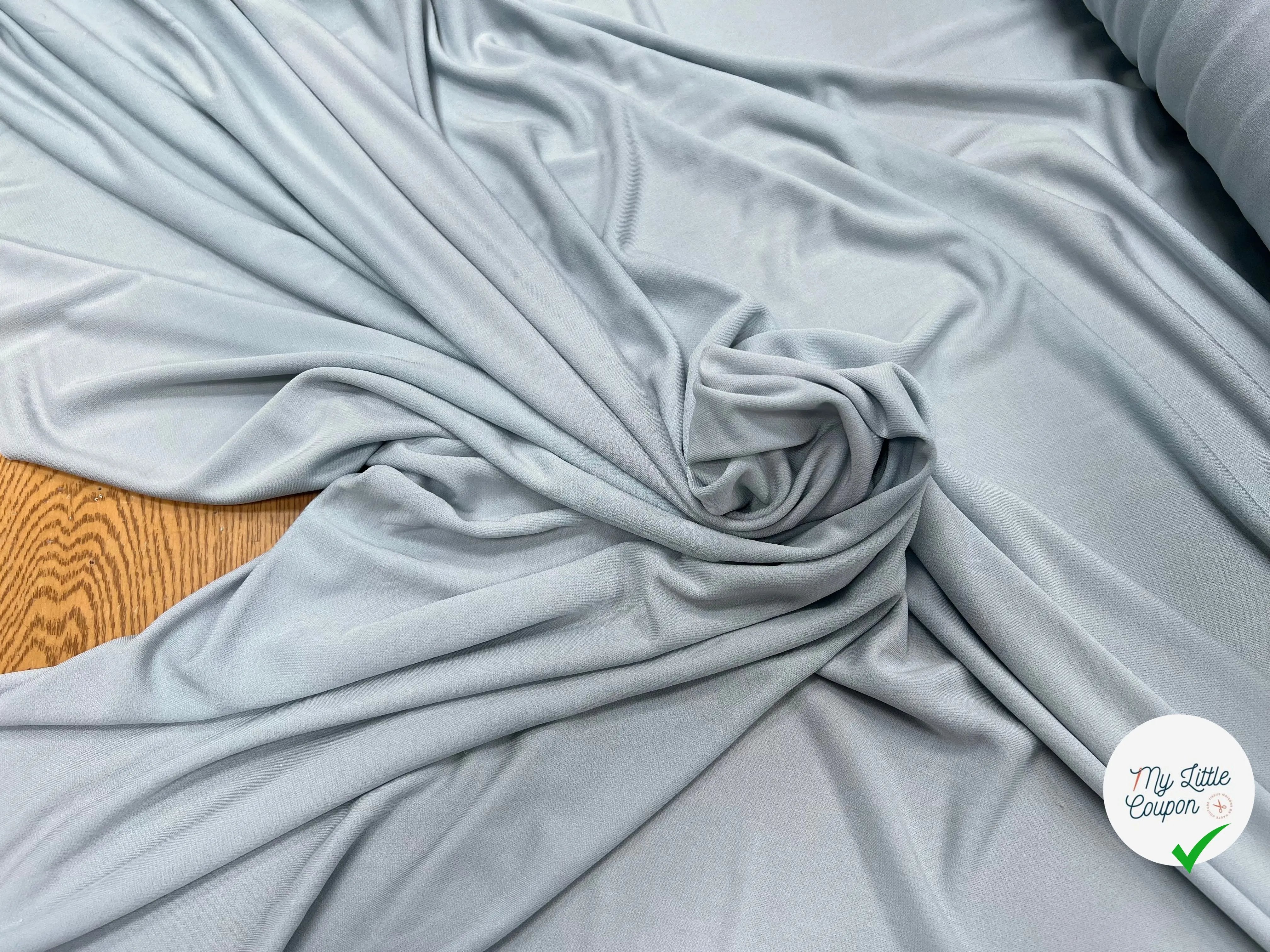JERSEY ASPECT CRÊPE VISCOSE FROIDE 8% EA BLEU BÉBÉ - My Little Coupon