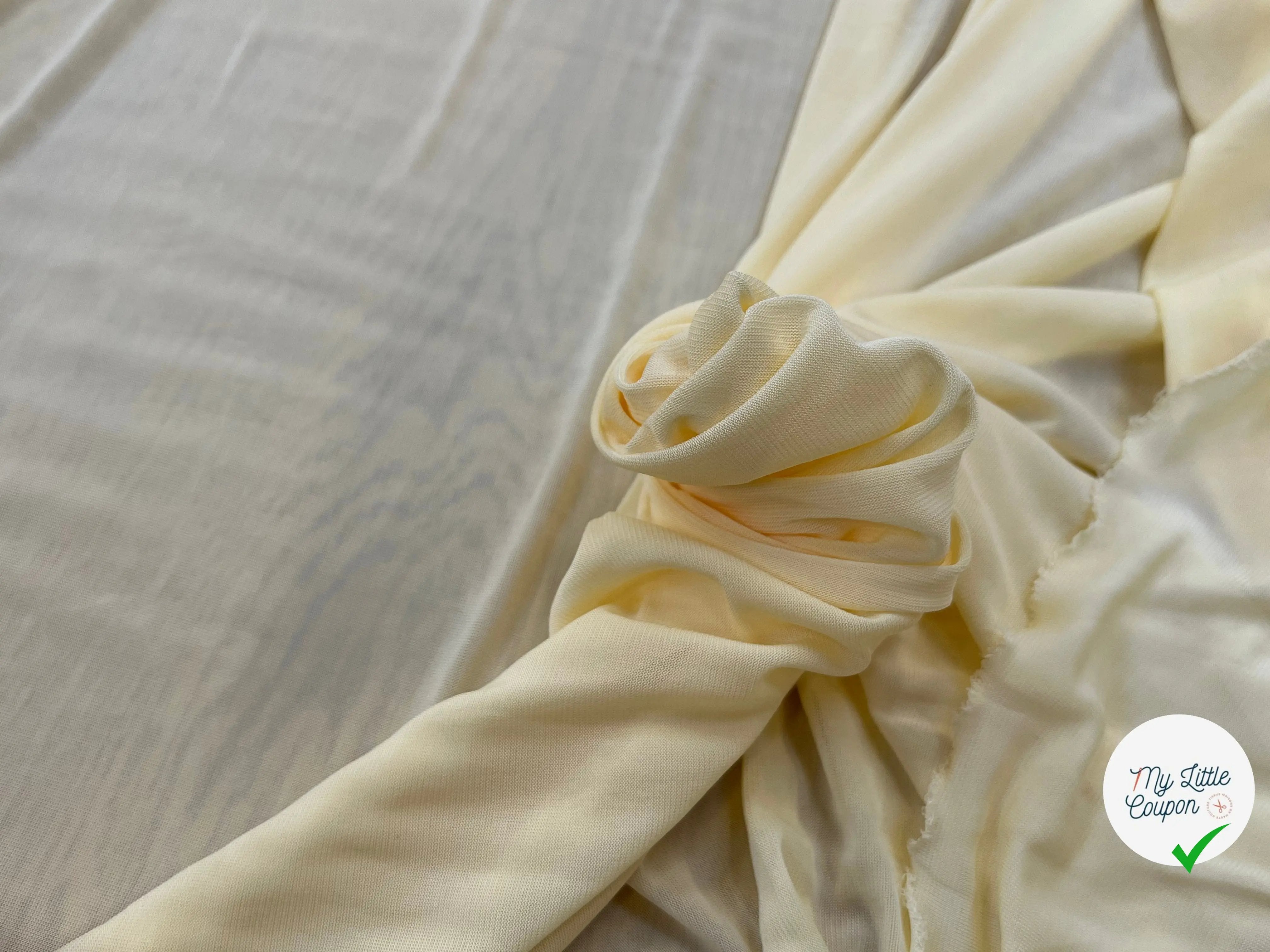 JERSEY ASPECT CRÊPE VISCOSE FROIDE 8% EA JAUNE LIMANCELLO - My Little Coupon