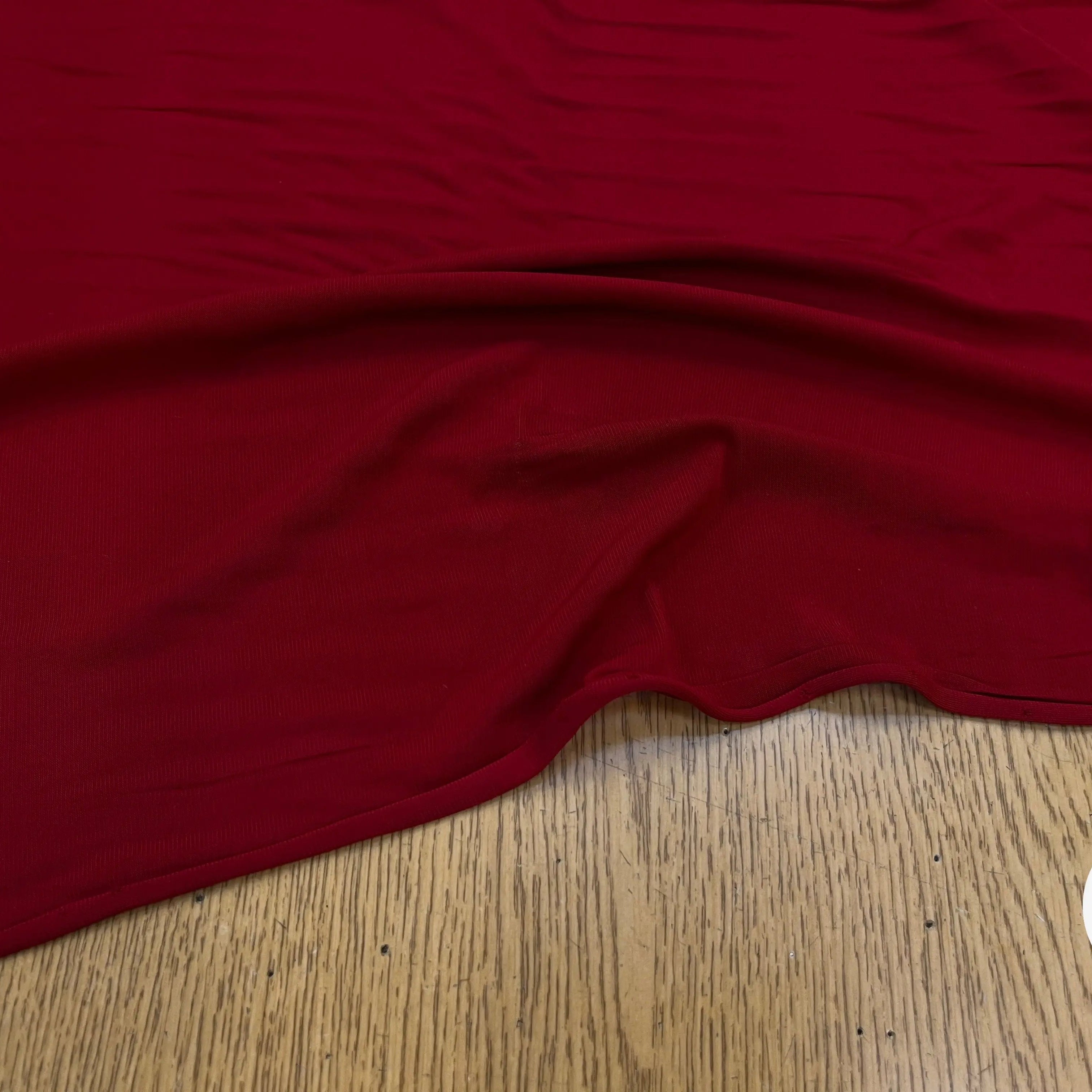 JERSEY ASPECT CRÊPE VISCOSE FROIDE 8% EA ROUGE RUBY - My Little Coupon