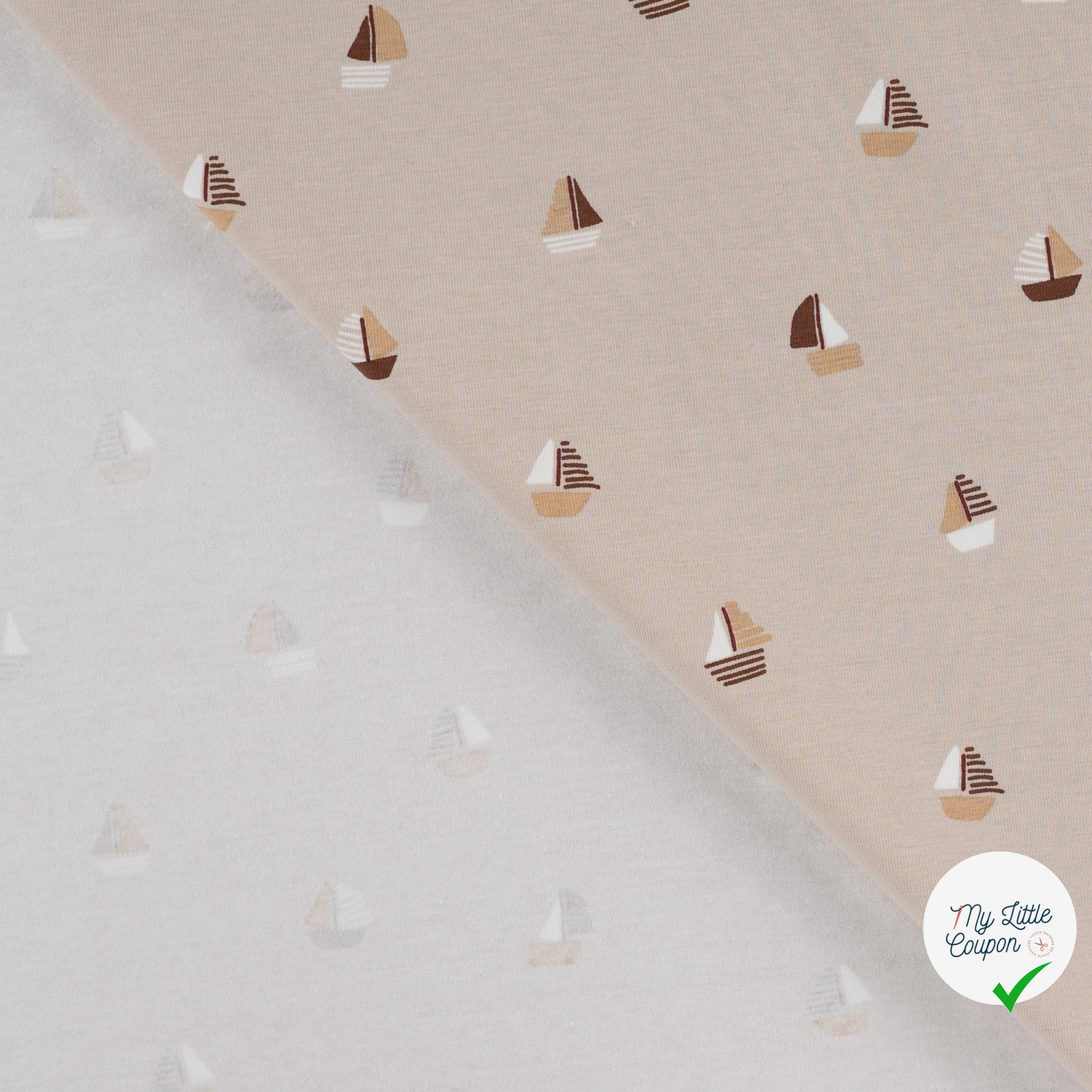 JERSEY DE COTON IMPRIMÉ BATEAUX FOND SABLE - My Little Coupon