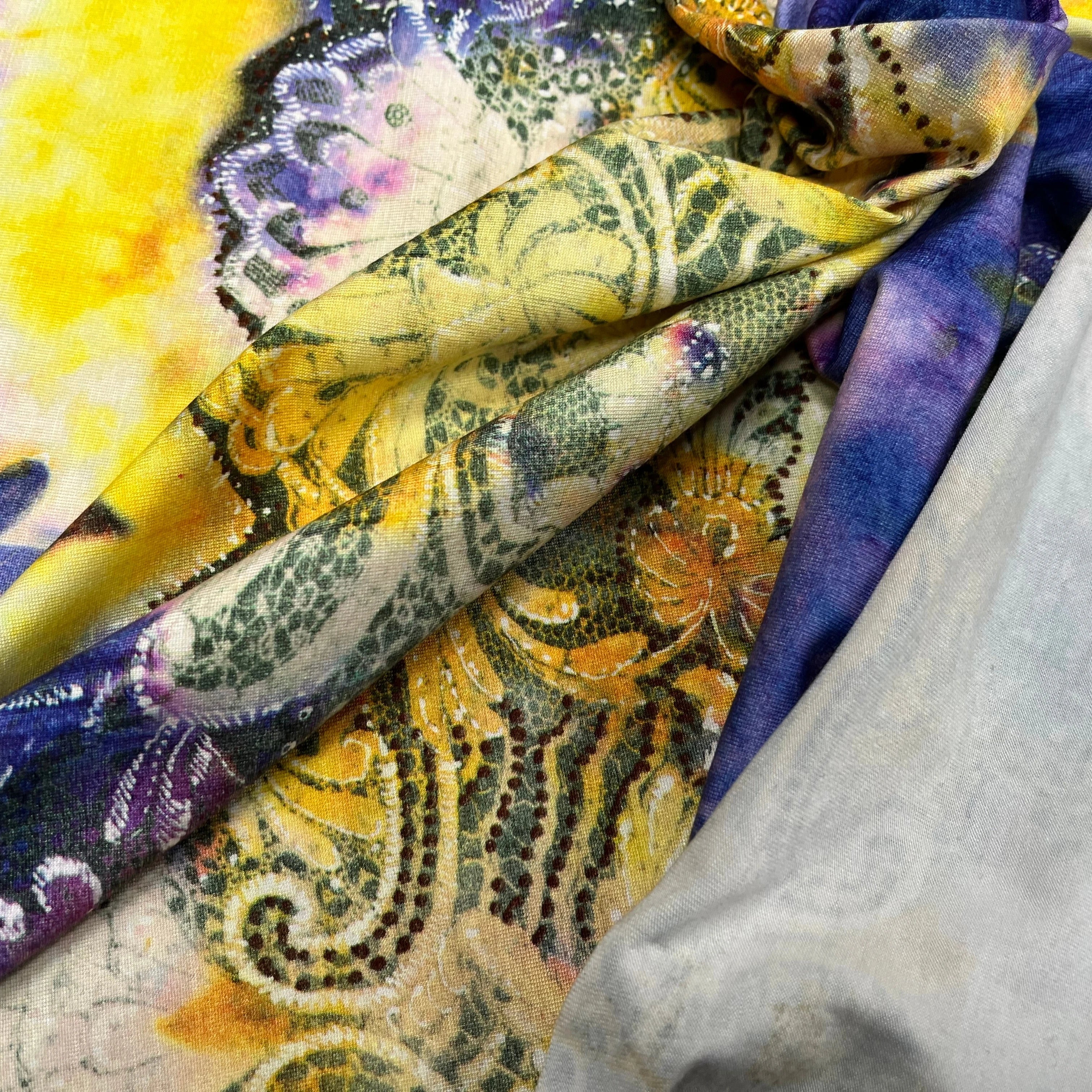 JERSEY DE COTON IMPRIMÉ FLEURS JAUNE&VIOLET - My Little Coupon