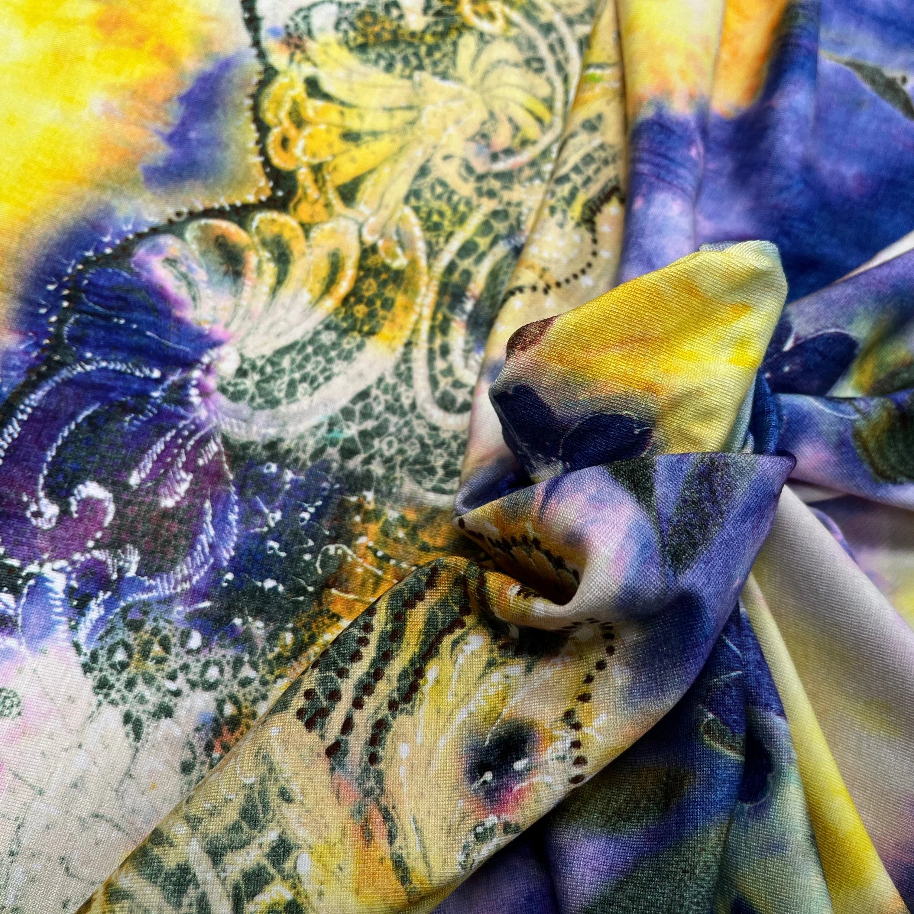 JERSEY DE COTON IMPRIMÉ FLEURS JAUNE&VIOLET - My Little Coupon