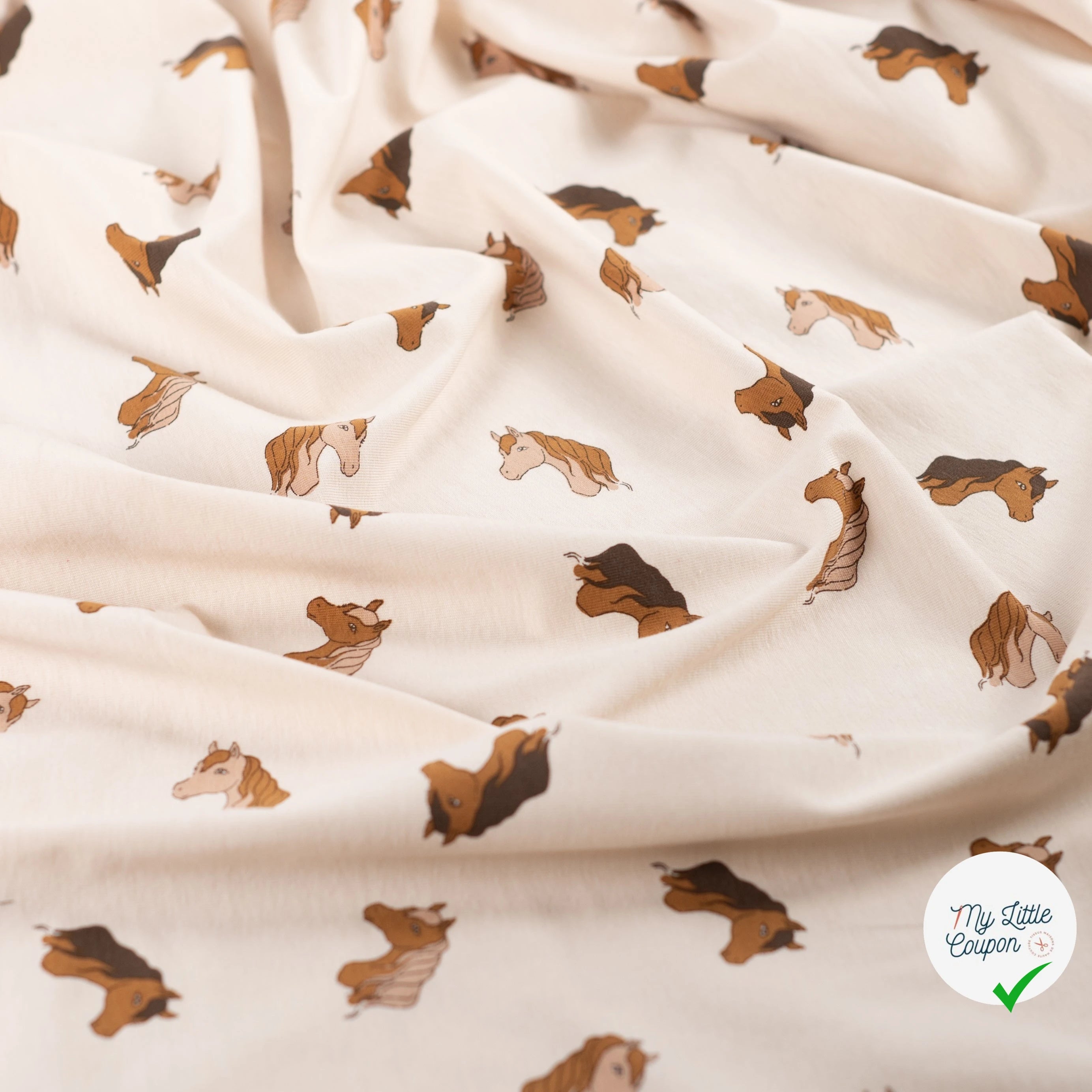 JERSEY DE COTON IMPRIMÉ TETE DE CHEVAUX FOND SABLE - My Little Coupon