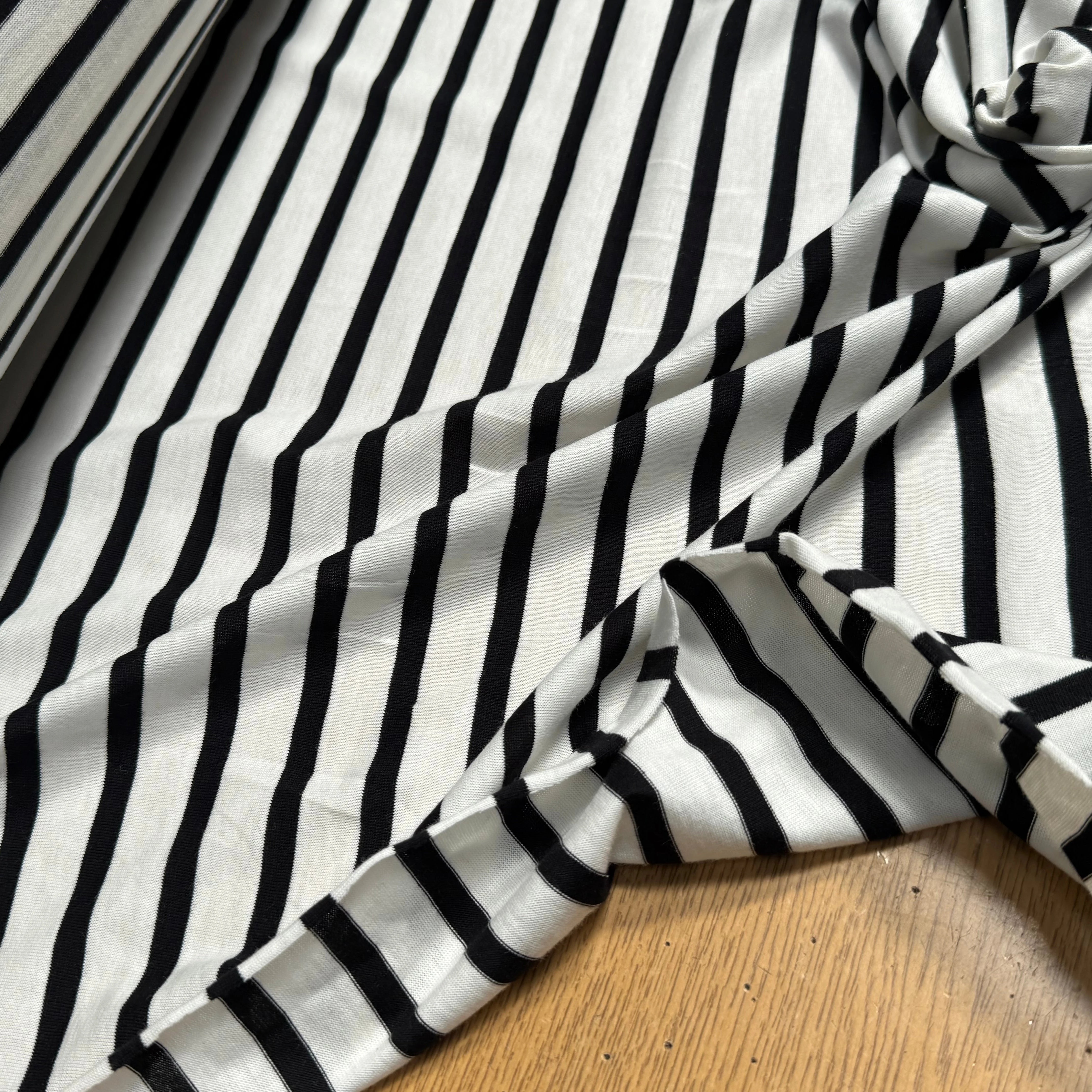 JERSEY DE COTON MARINIÈRE RAYURES SWAN/NOIR 145 - My Little Coupon