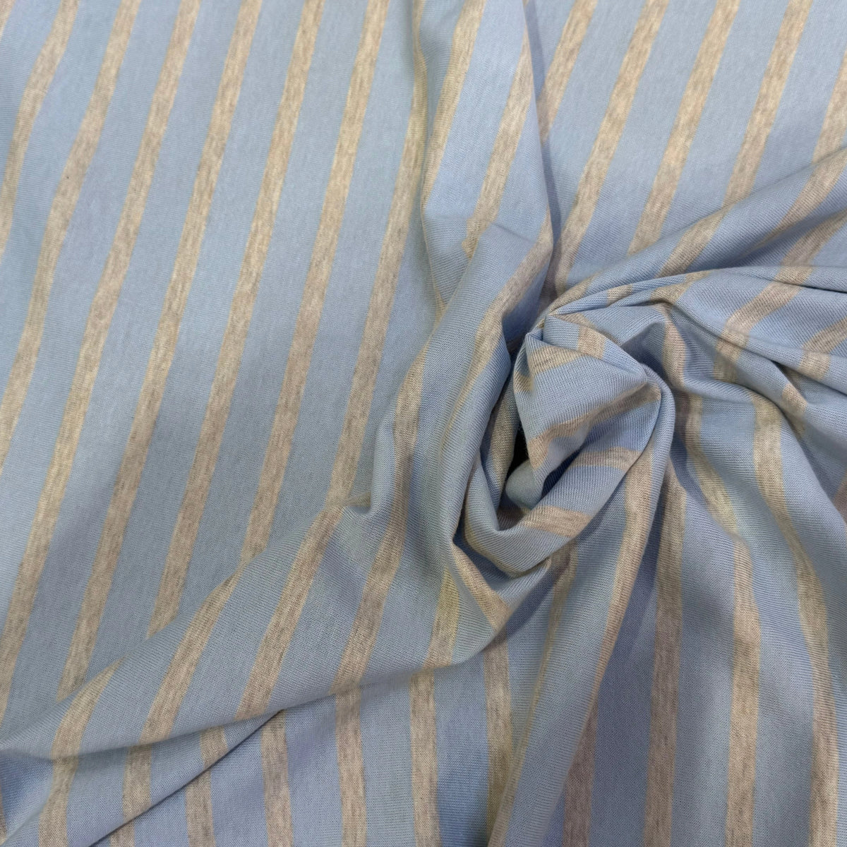 JERSEY DE COTON RAYURES GRISES FOND BLEU CIEL FABRICATION RÉGION DE TROYES 🇫🇷 - My Little Coupon