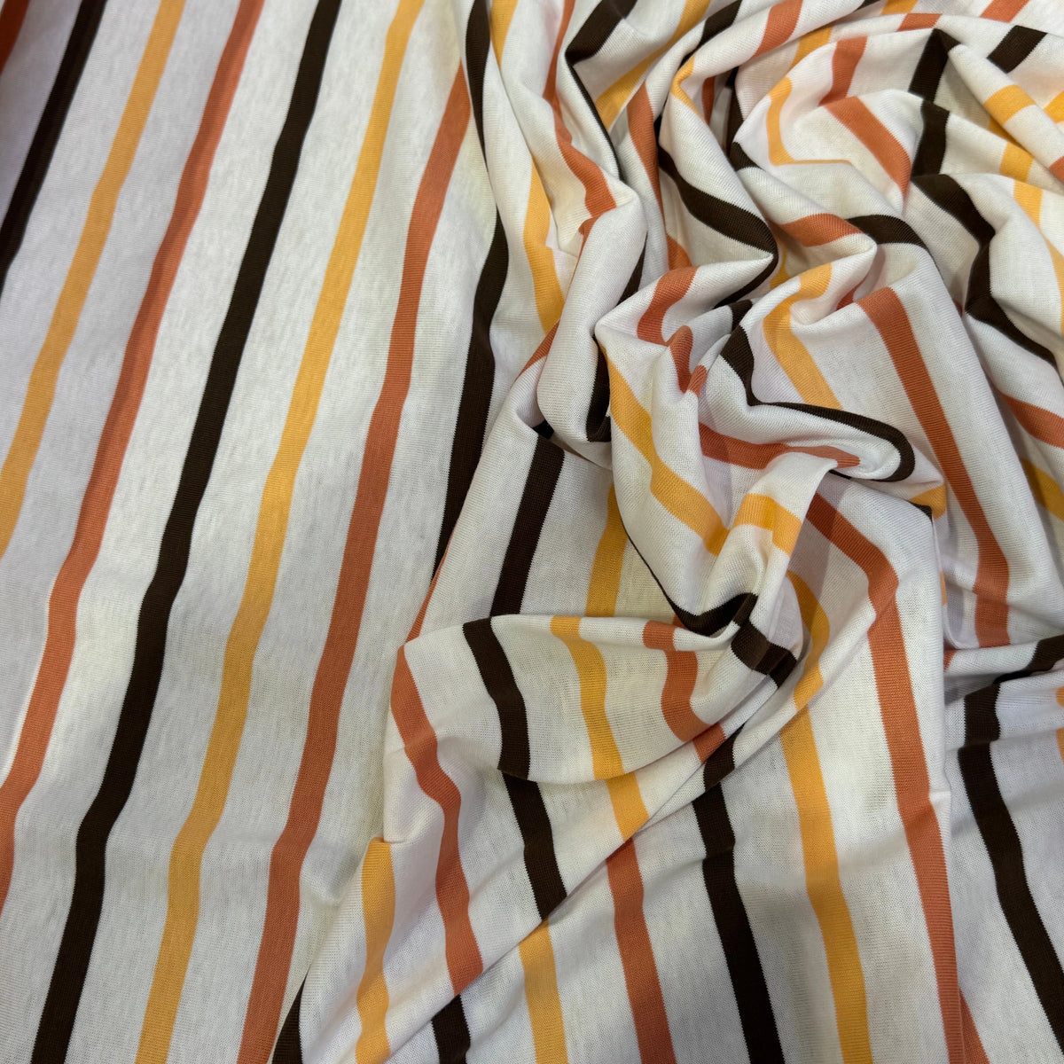 JERSEY DE COTON SUPER DOUX STRETCH RAYURES MULTICOLORES ORANGE JAUNE NOIR FABRICATION RÉGION DE TROYES 🇫🇷 - My Little Coupon