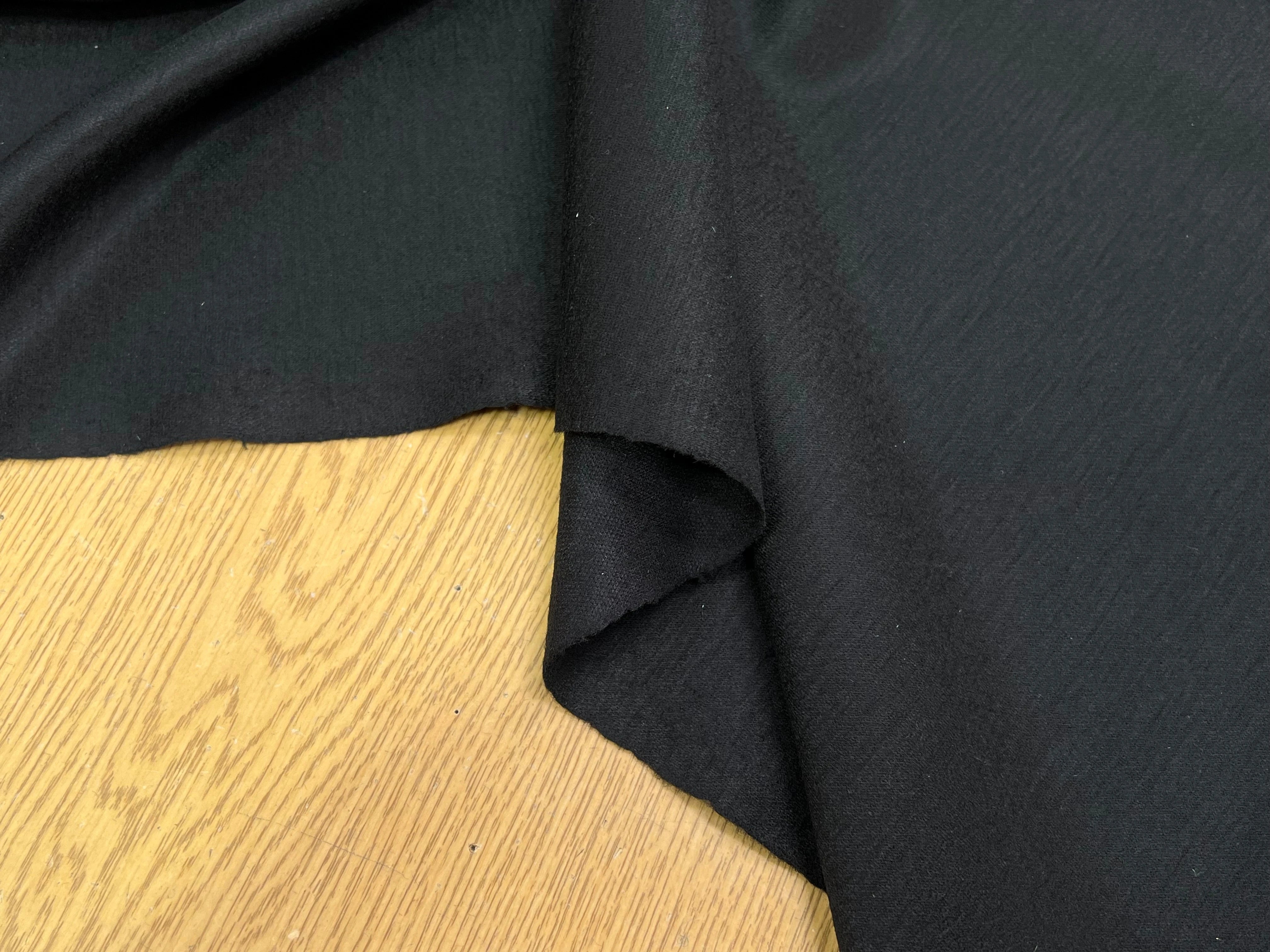 JERSEY MILANO DE LAINE GRATÉ ULTRA STRETCH NOIR 100% LAINE 145CM - My Little Coupon