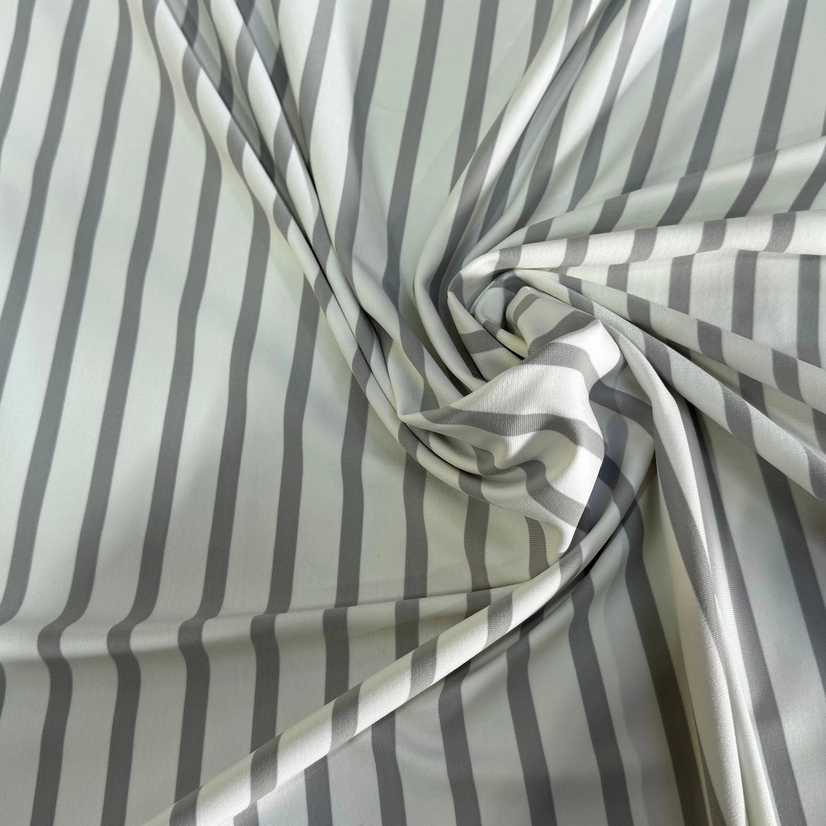 JERSEY PEAU DE PÊCHE ULTRA STRETCH RAYURES BLANC ET GRIS FABRICATION RÉGION DE TROYES 🇫🇷 - My Little Coupon