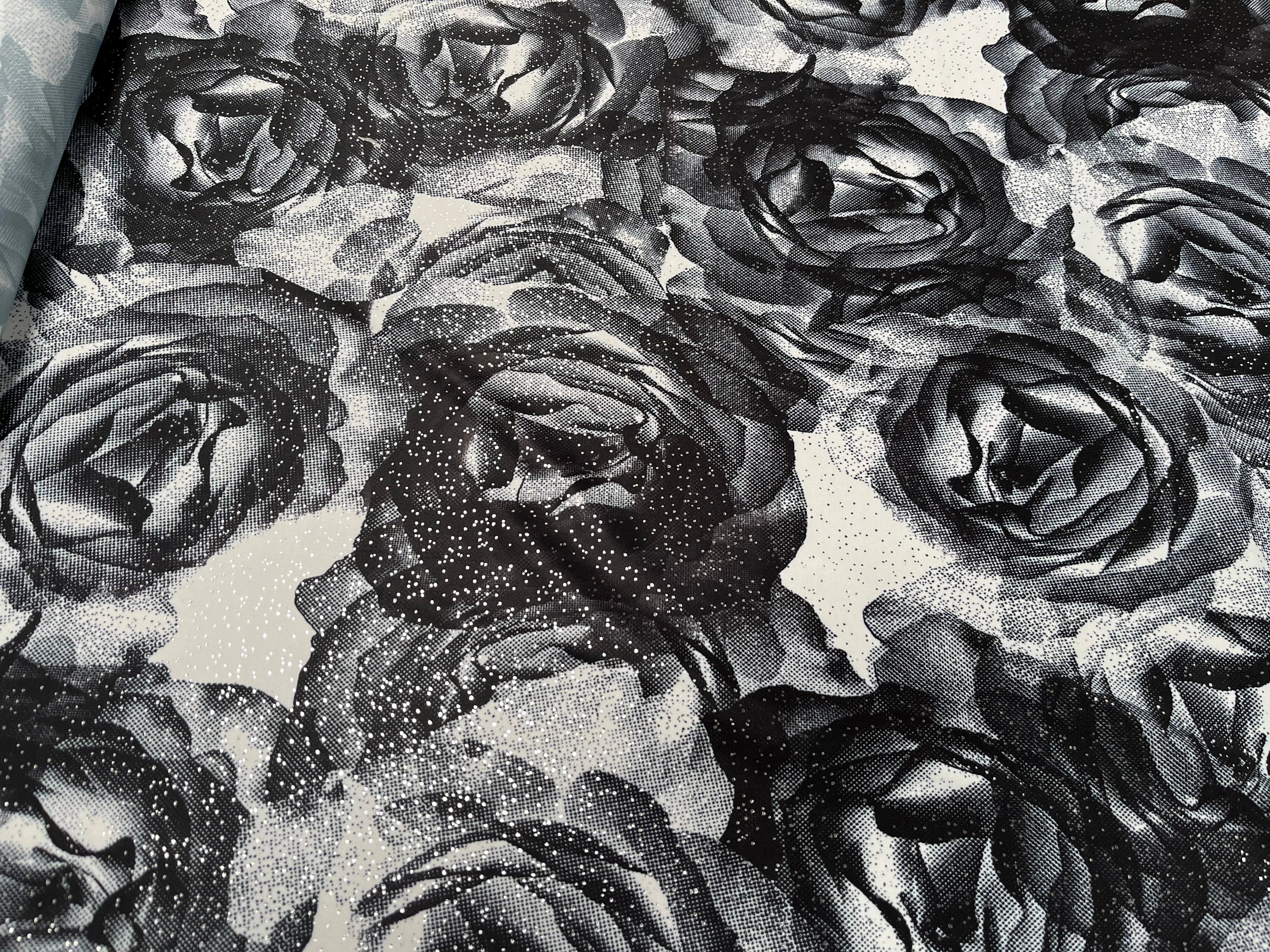 JESRSEY FLUIDE IMPRIMÉ GROSSES FLEURS BLANC&NOIR AVEC BRILLANTINE ARGENTÉ - My Little Coupon