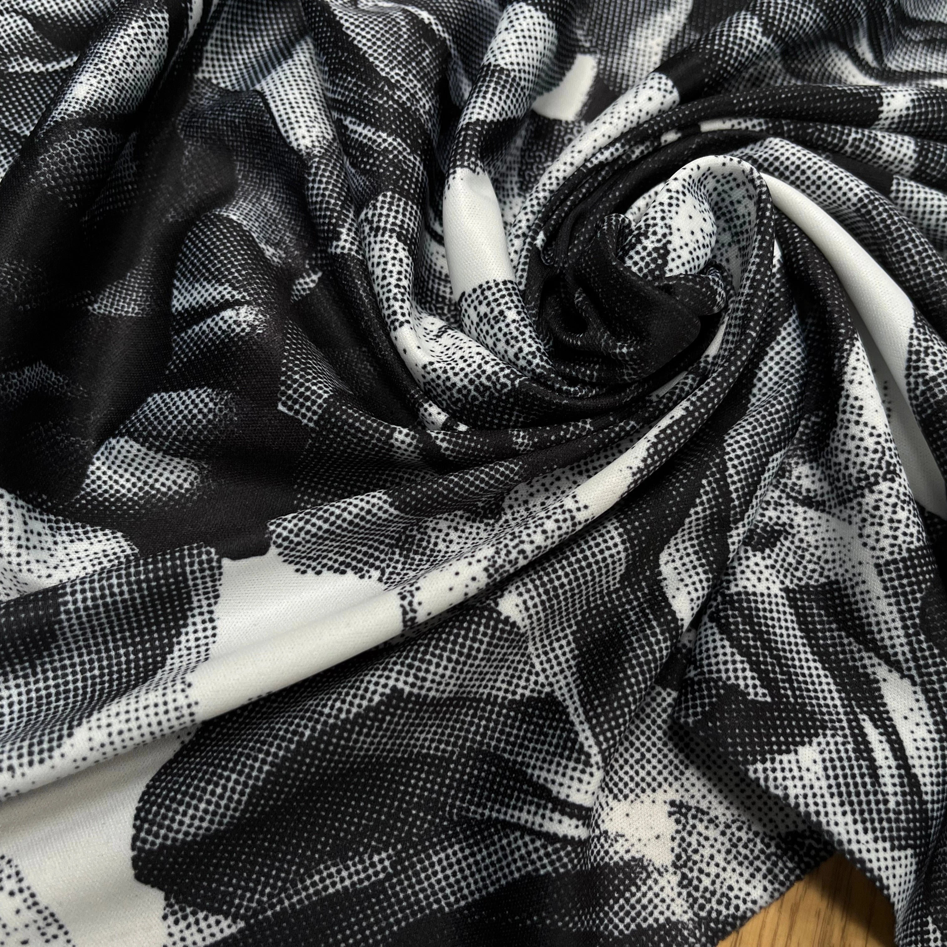 JESRSEY FLUIDE IMPRIMÉ GROSSES FLEURS BLANC&NOIR - My Little Coupon