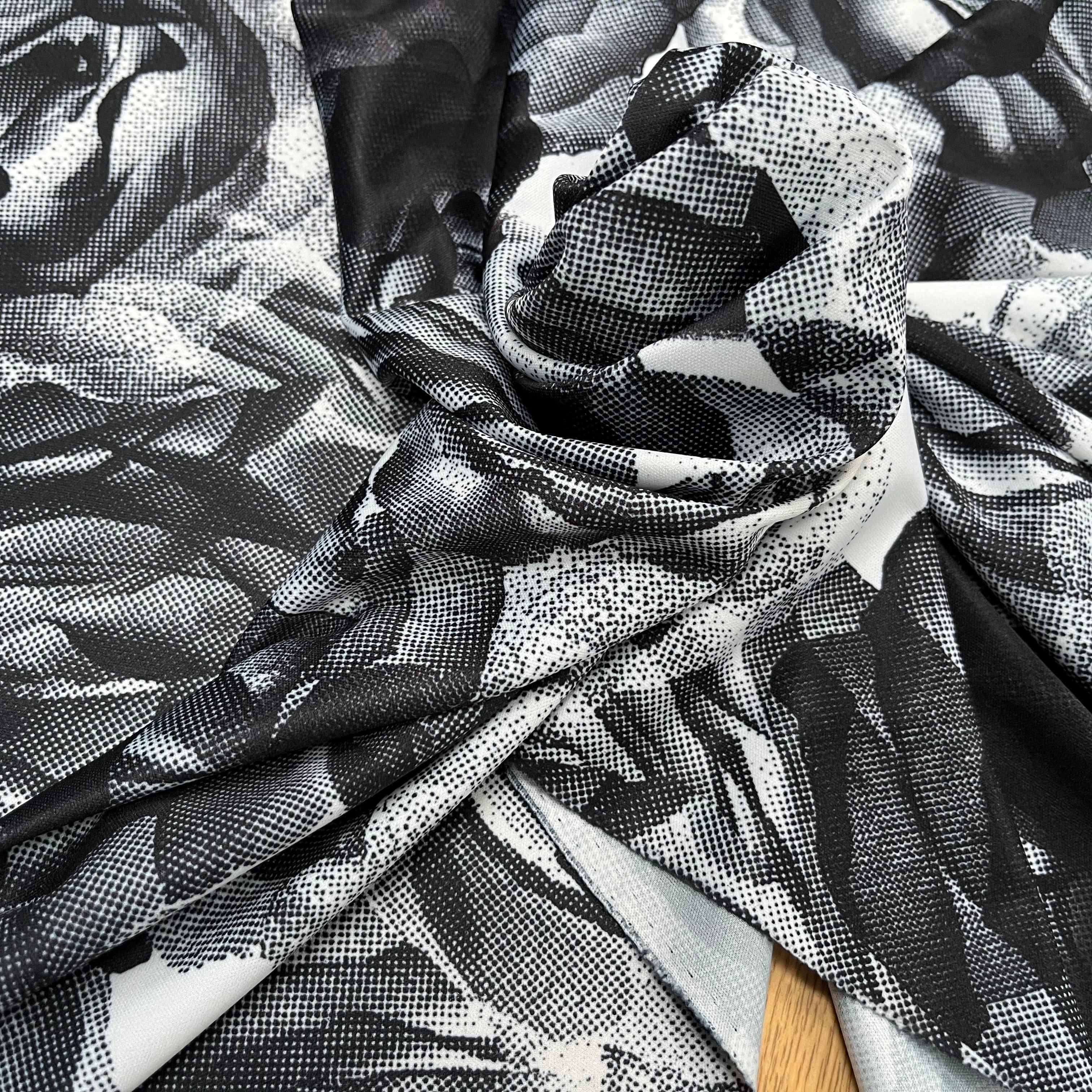 JESRSEY FLUIDE IMPRIMÉ GROSSES FLEURS BLANC&NOIR - My Little Coupon