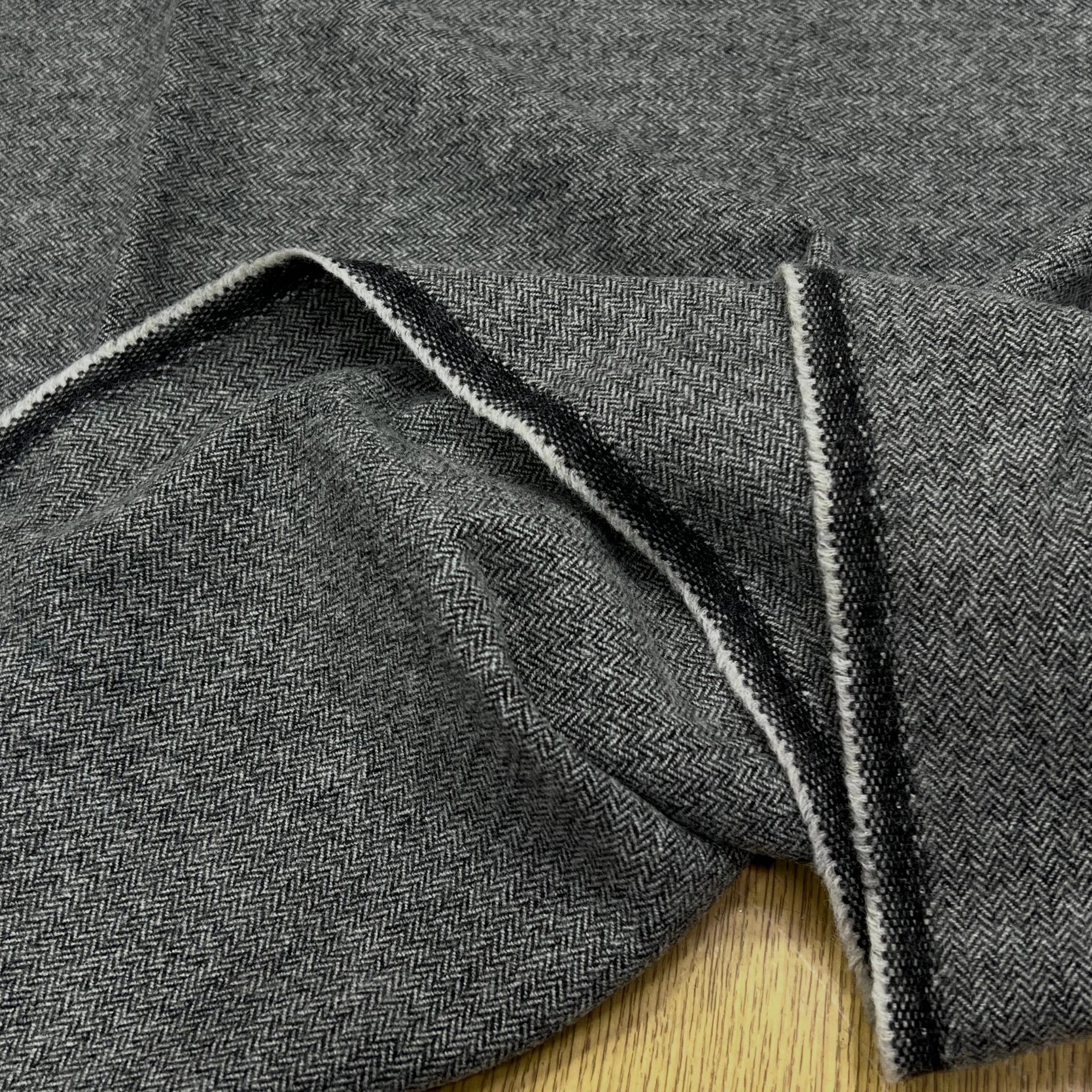 LAINAGE CHEVRON GRIS 80% LAINE 150CM - My Little Coupon